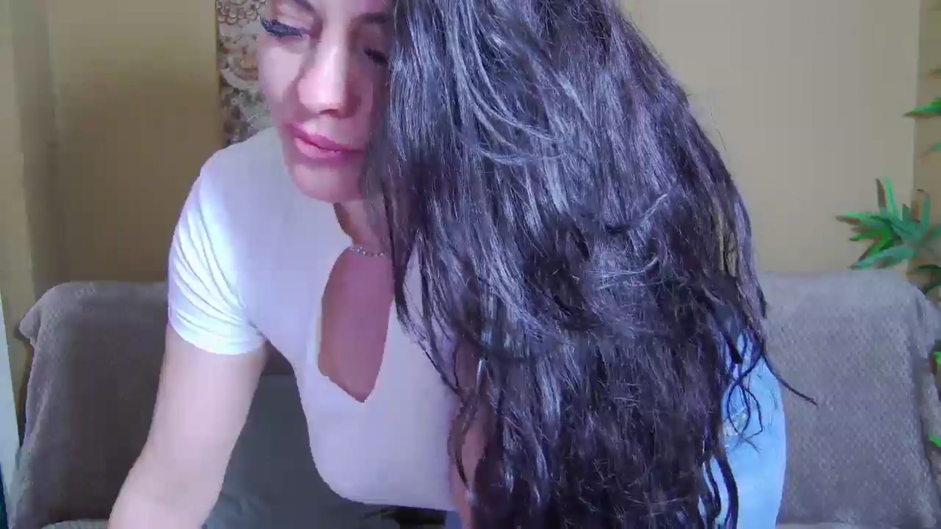 Gallery image thumbnail from ForeverChic's myfreecams stream on, 03/04/2026, 16:45 image 12 of 20