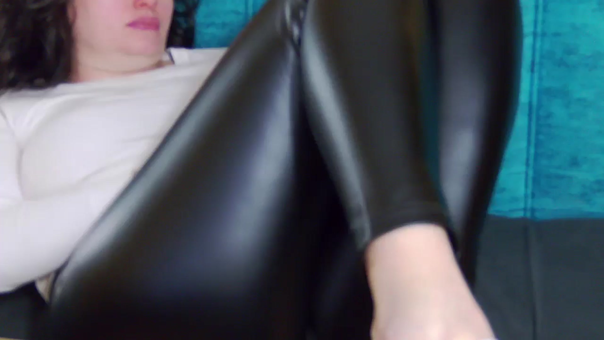 Gallery image thumbnail from ForeverChic's myfreecams stream on, 03/12/2026, 14:14 image 15 of 20