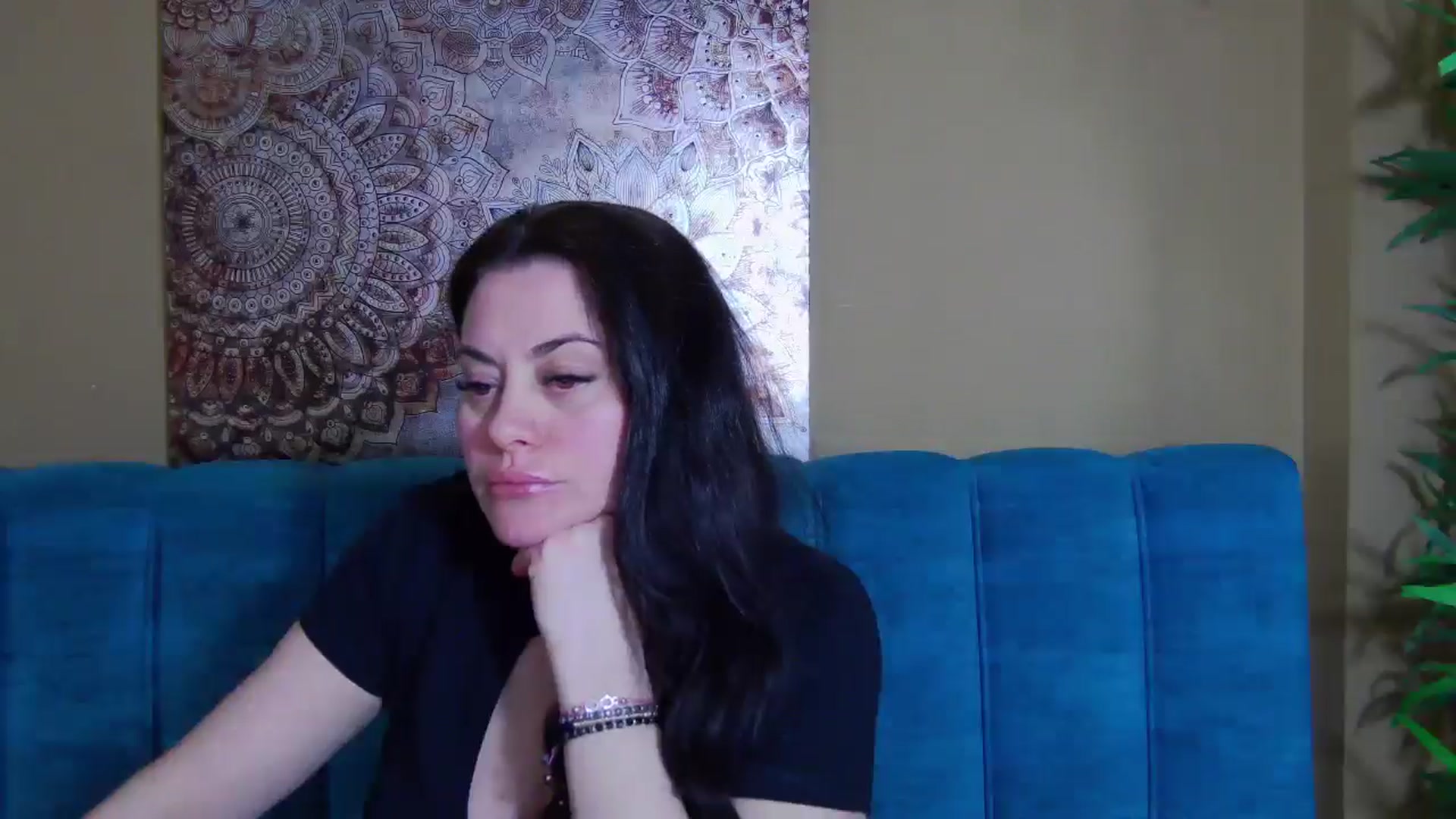Gallery image thumbnail from ForeverChic's myfreecams stream on, 04/01/2026, 12:19 image 19 of 20