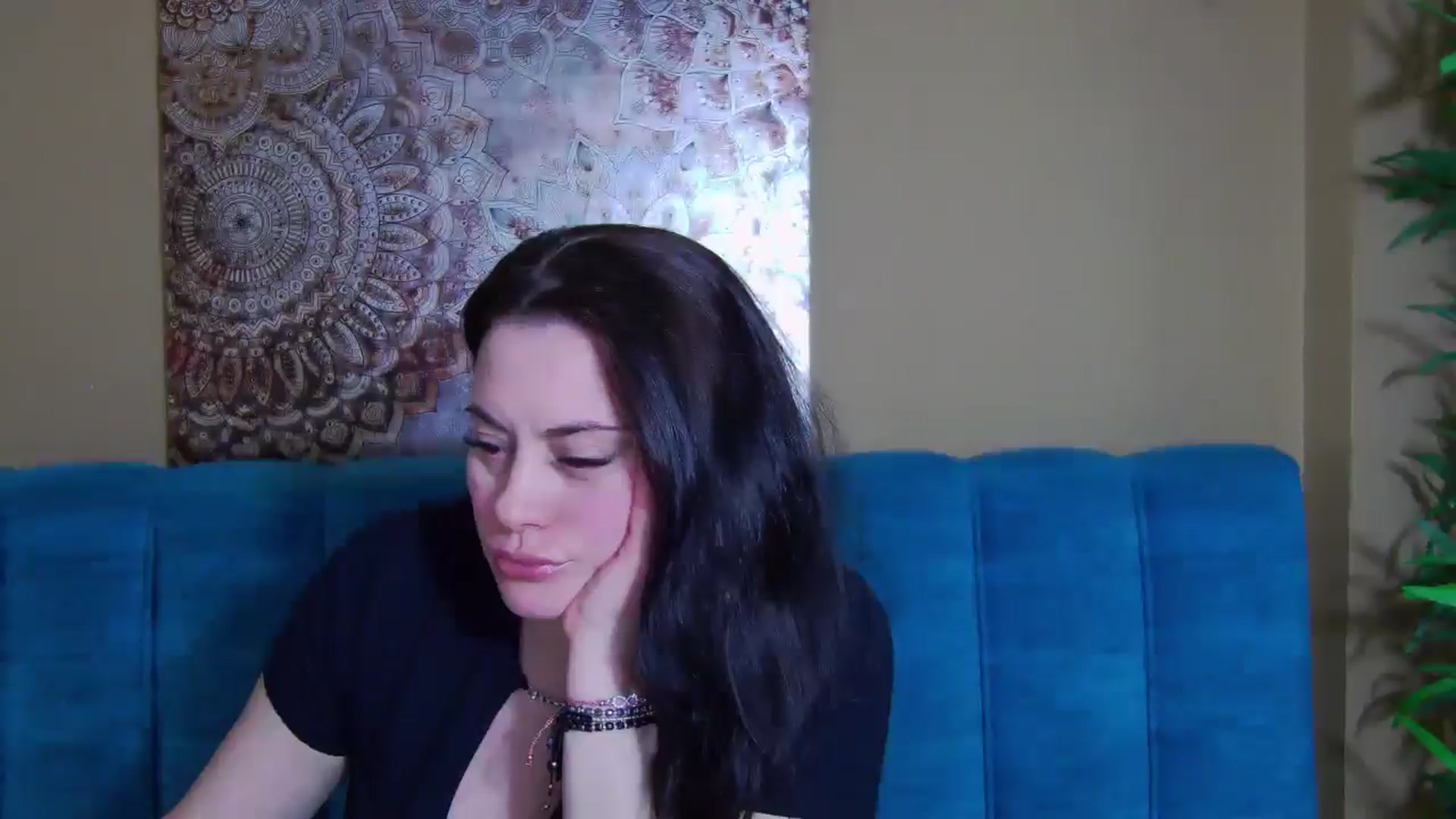 Gallery image thumbnail from ForeverChic's myfreecams stream on, 04/01/2026, 12:19 image 16 of 20
