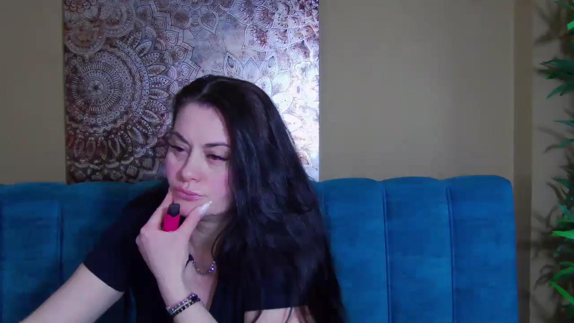 Gallery image thumbnail from ForeverChic's myfreecams stream on, 04/01/2026, 12:19 image 2 of 20