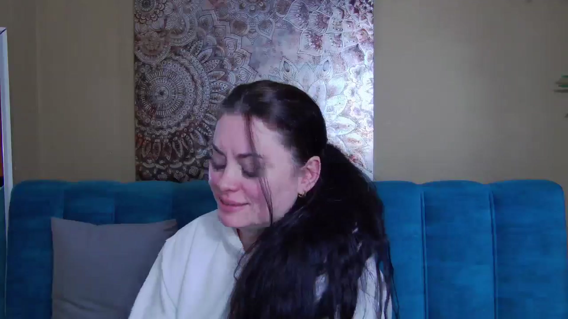 Gallery image thumbnail from ForeverChic's myfreecams stream on, 04/15/2026, 11:00 image 19 of 20
