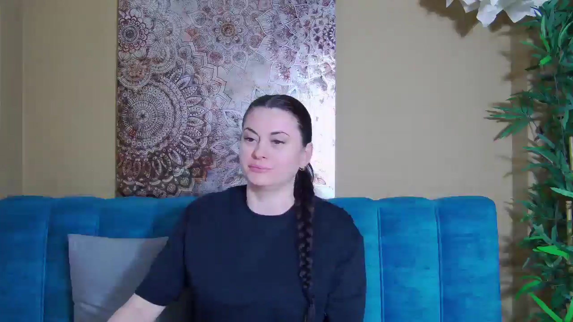 Gallery image thumbnail from ForeverChic's myfreecams stream on, 04/17/2026, 13:40 image 13 of 20
