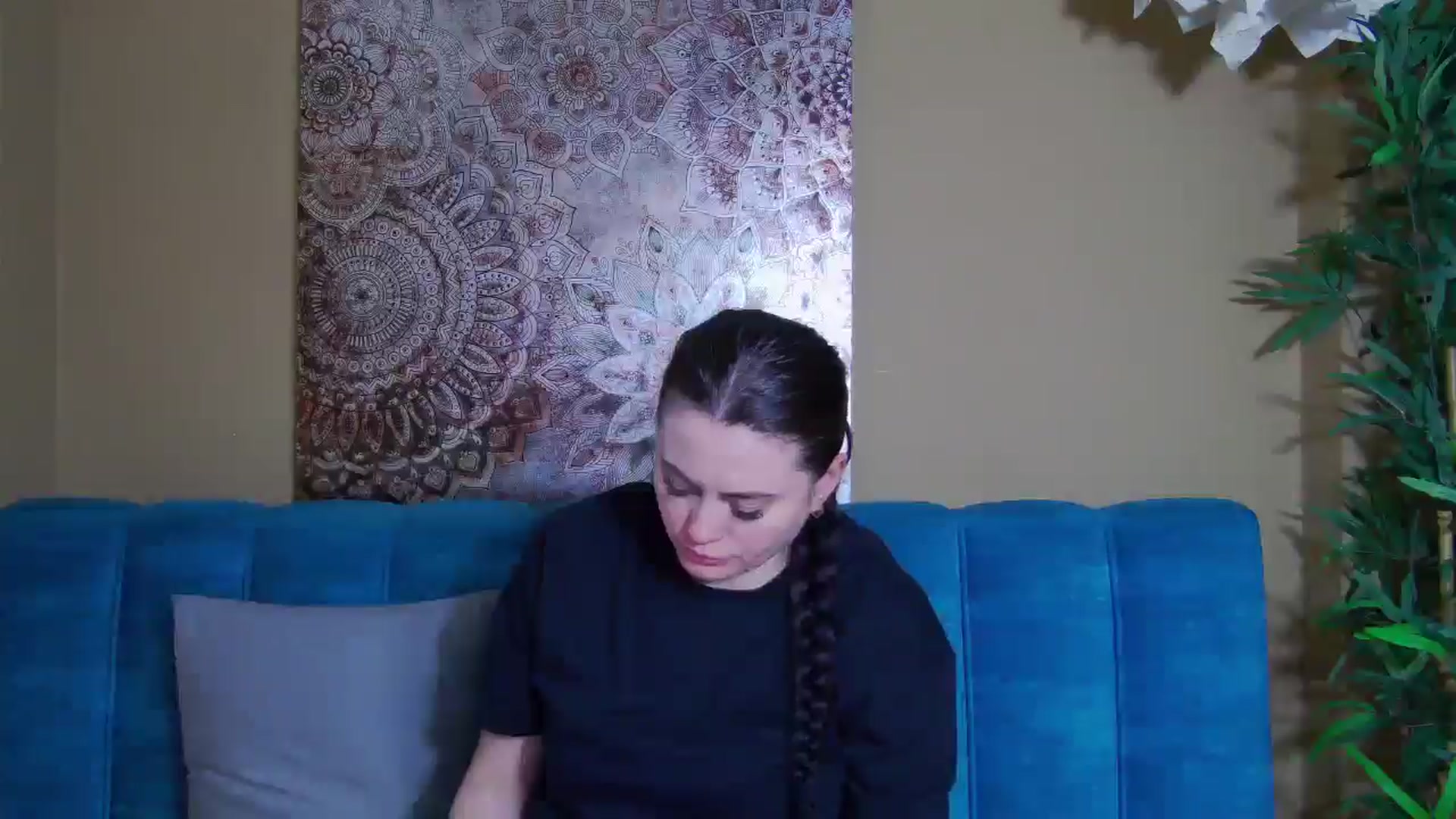 Gallery image thumbnail from ForeverChic's myfreecams stream on, 04/17/2026, 13:40 image 19 of 20