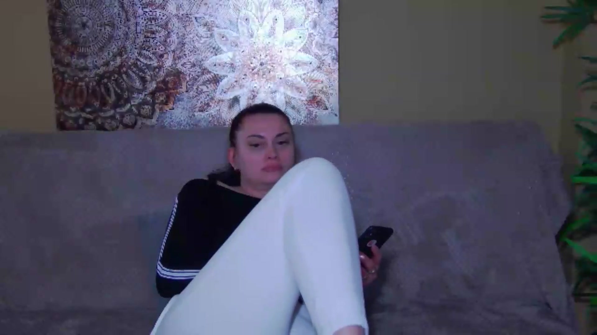 Gallery image thumbnail from ForeverChic's myfreecams stream on, 05/13/2026, 13:04 image 16 of 20