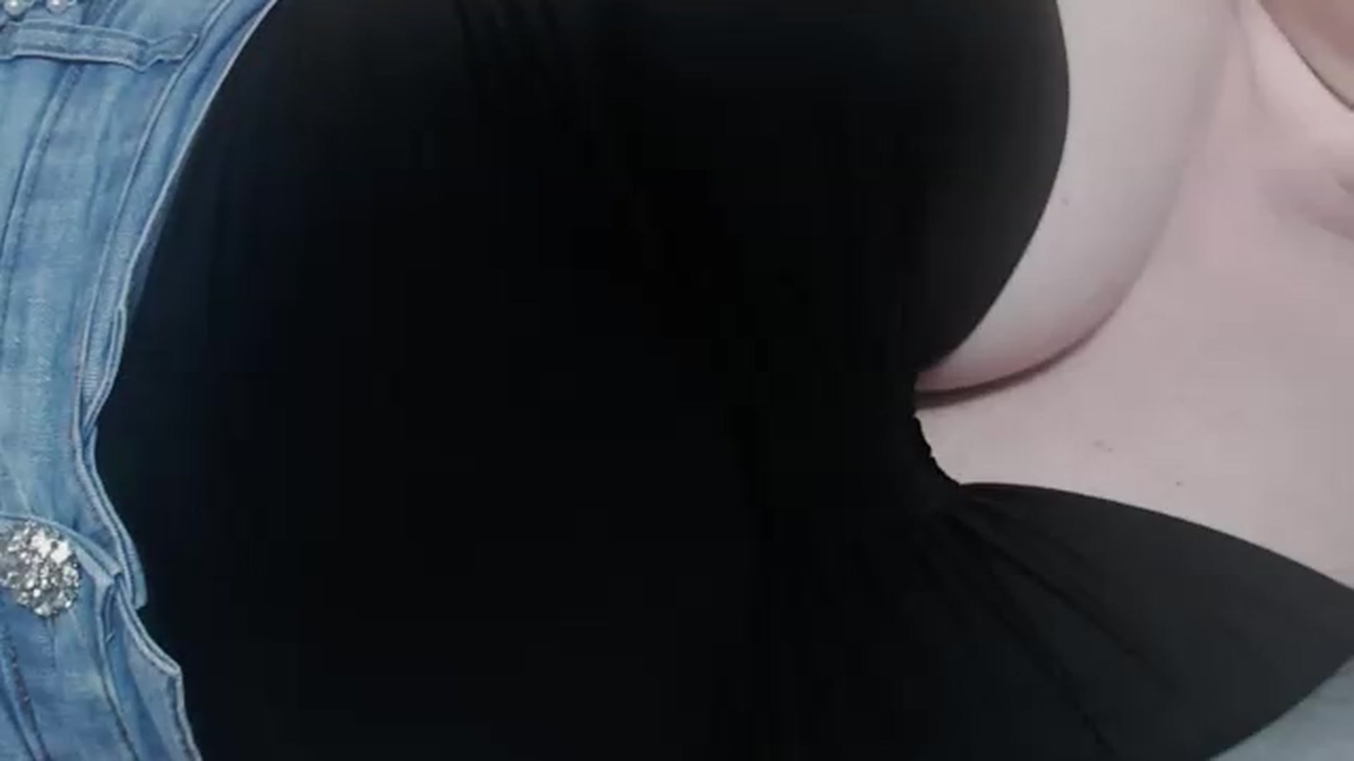 Gallery image thumbnail from ForeverChic's myfreecams stream on, 05/15/2026, 11:23 image 8 of 20