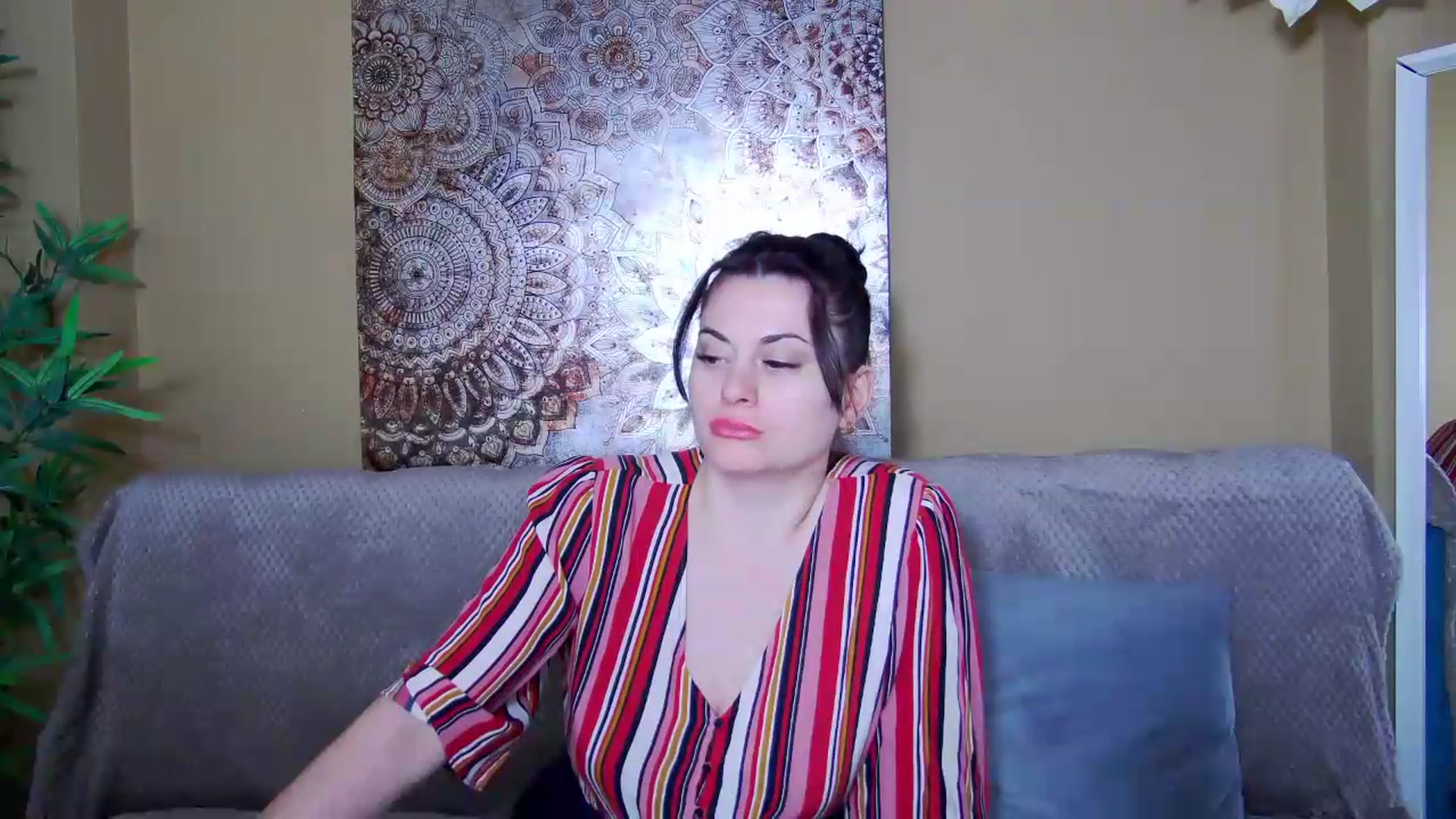 Gallery image thumbnail from ForeverChic's myfreecams stream on, 06/03/2026, 10:25 image 11 of 20