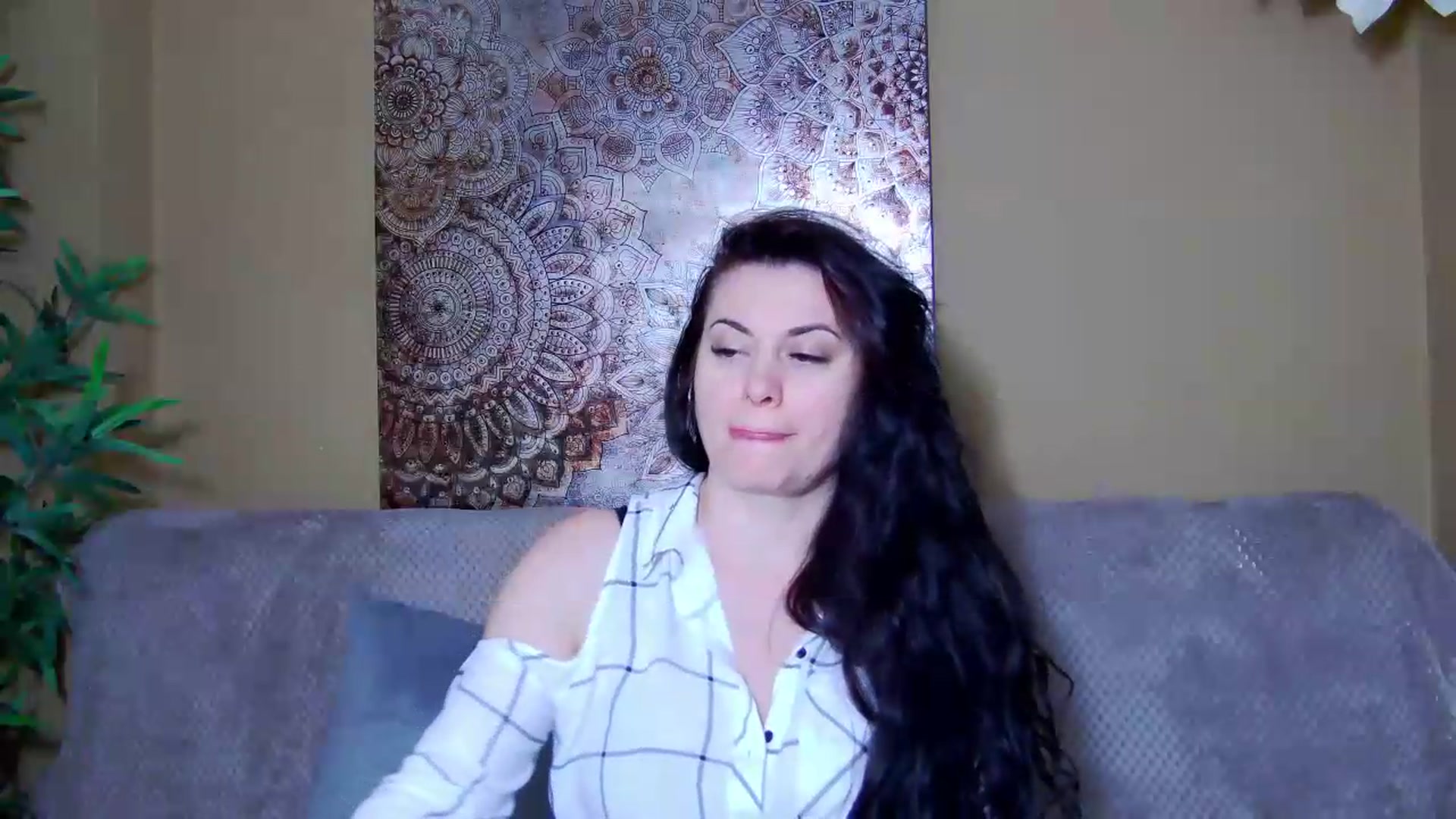 Gallery image thumbnail from ForeverChic's myfreecams stream on, 06/05/2026, 08:01 image 14 of 20