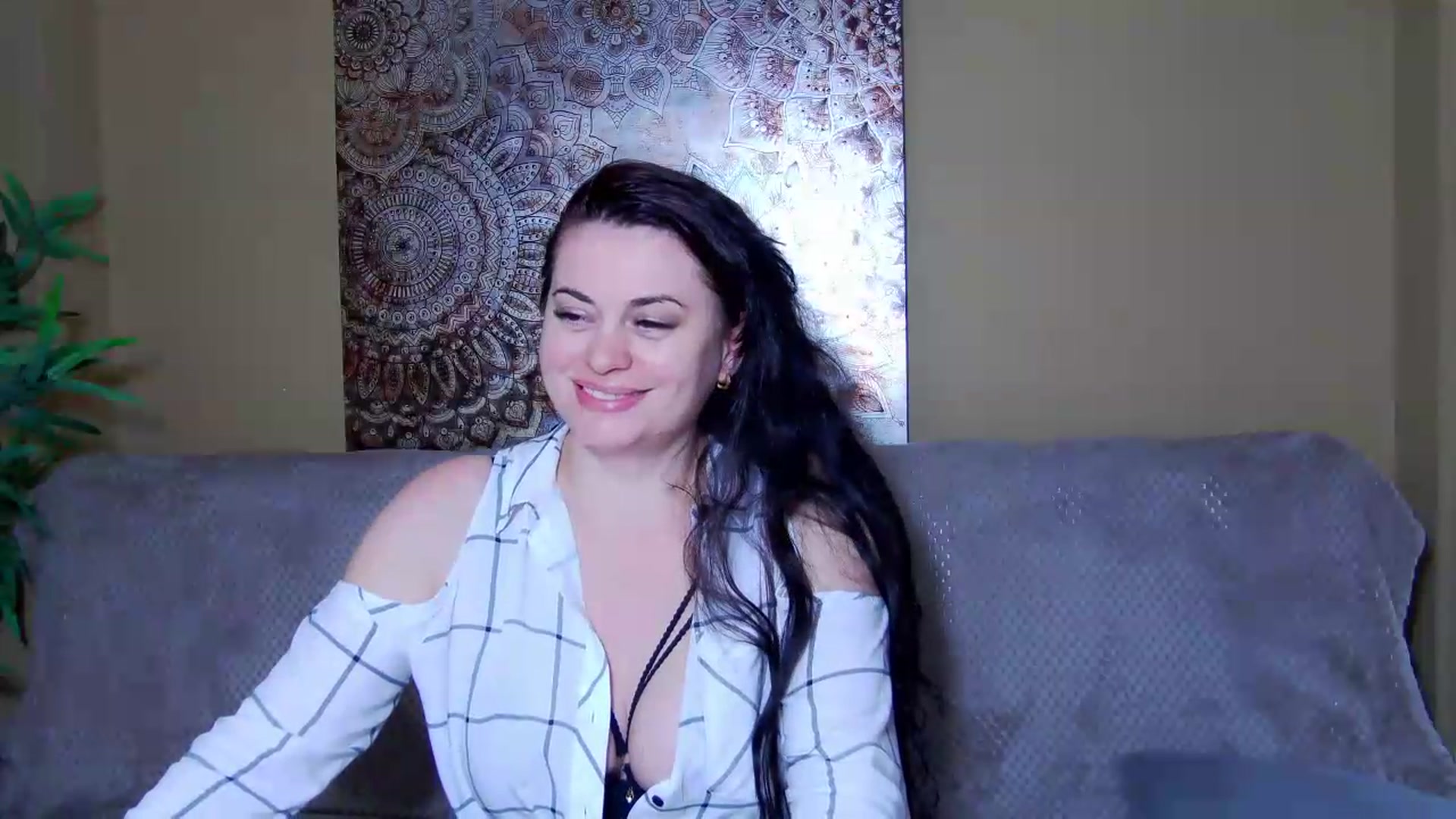 Gallery image thumbnail from ForeverChic's myfreecams stream on, 06/05/2026, 13:27 image 17 of 20