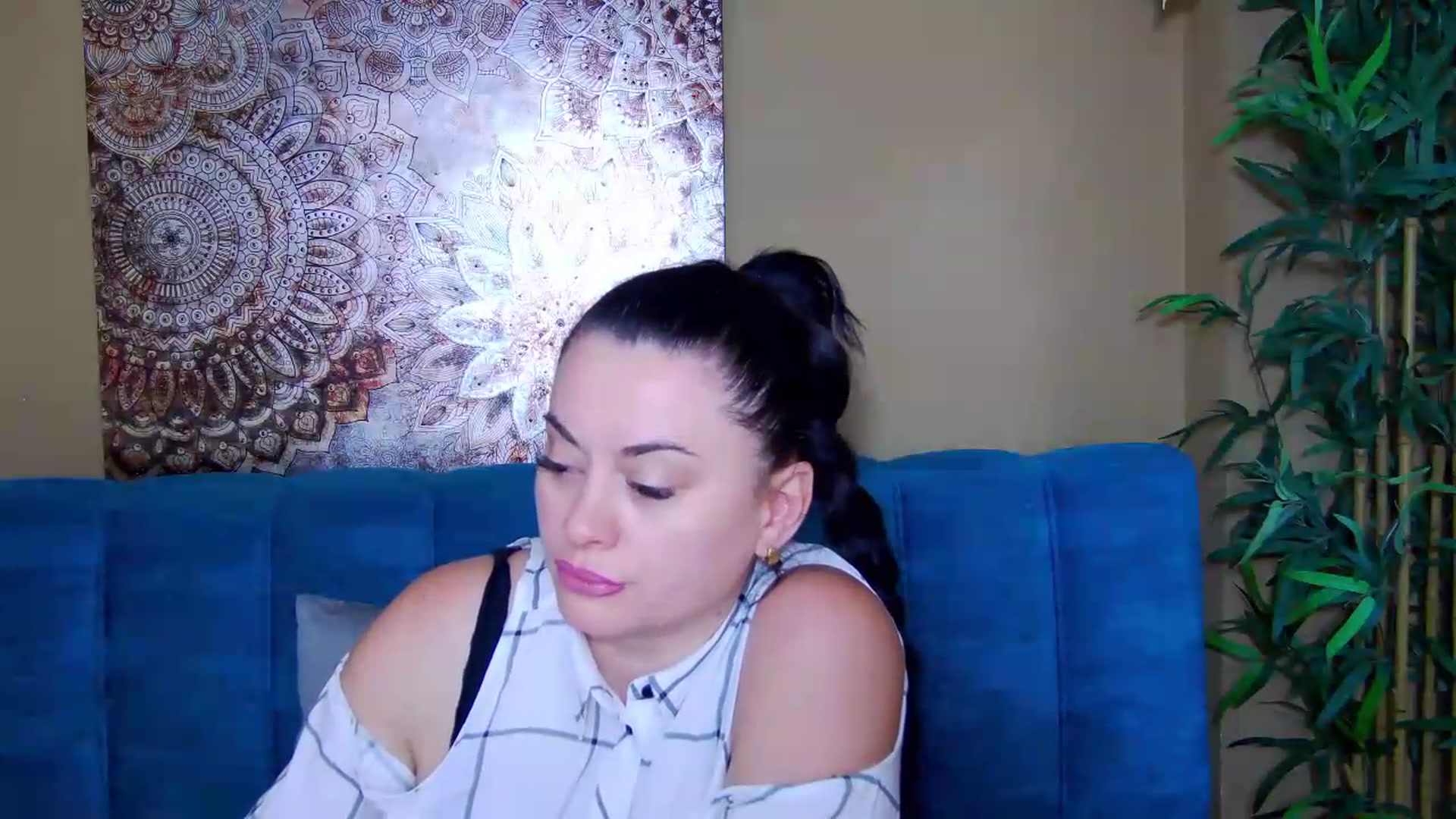 Gallery image thumbnail from ForeverChic's myfreecams stream on, 08/13/2026, 06:20 image 12 of 20