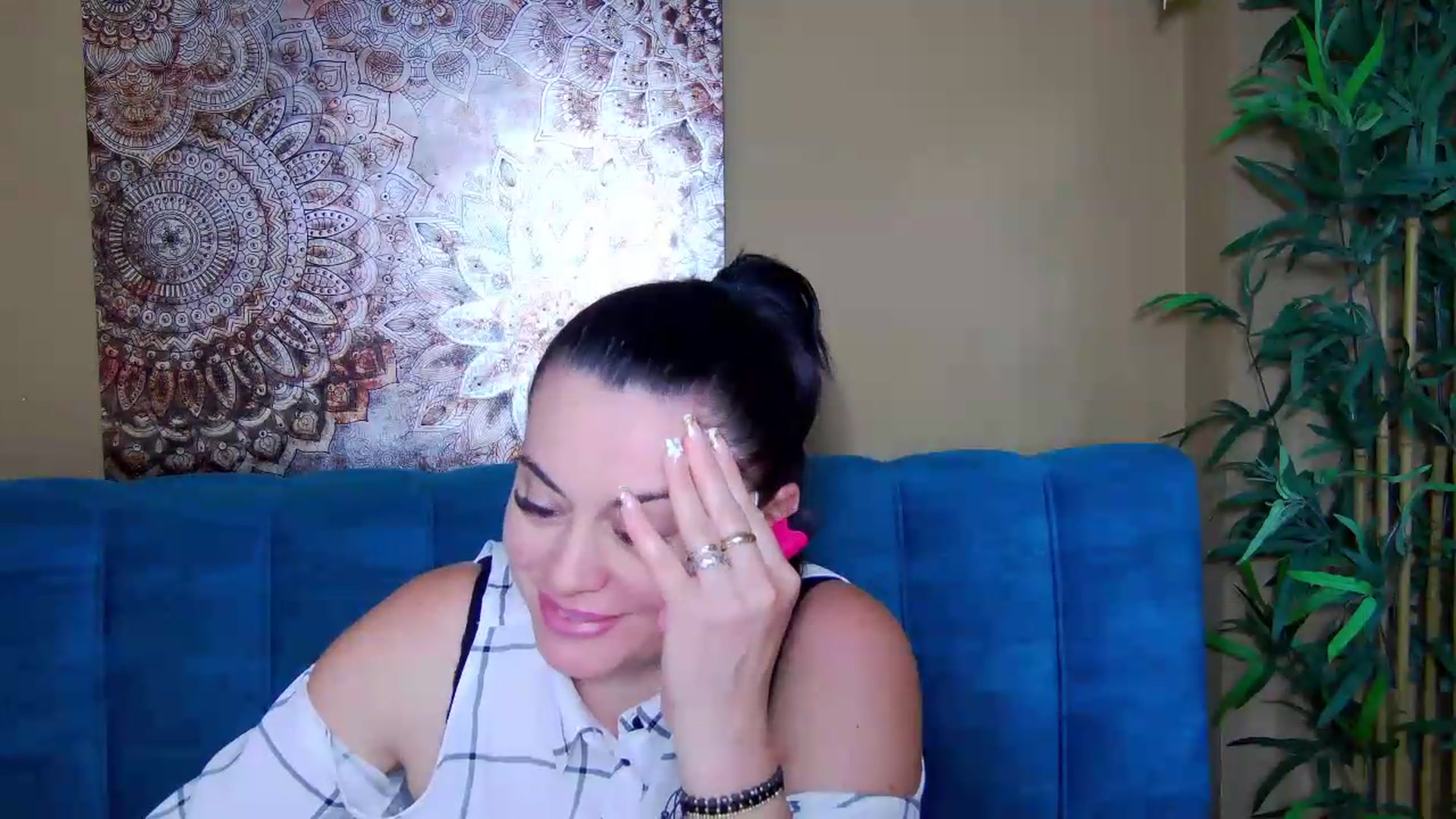Gallery image thumbnail from ForeverChic's myfreecams stream on, 08/13/2026, 08:34 image 4 of 20