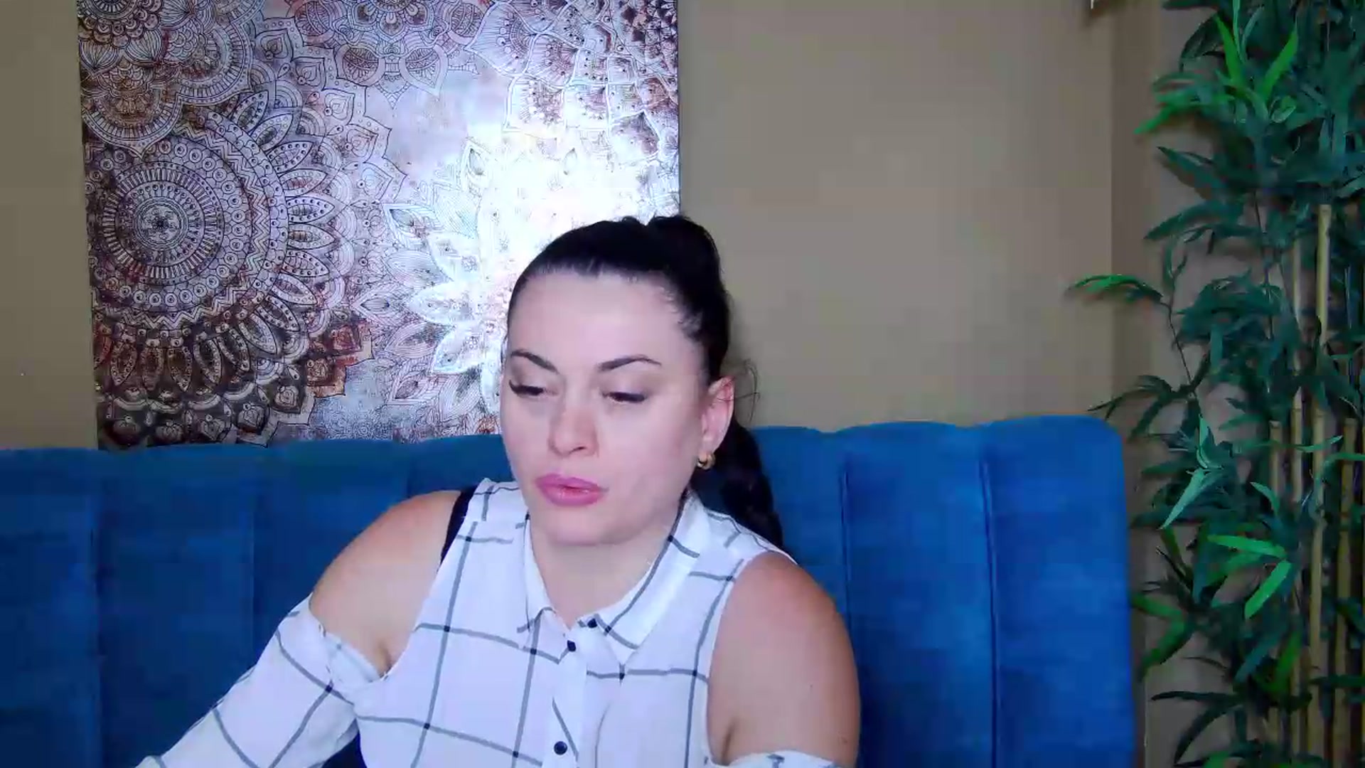 Gallery image thumbnail from ForeverChic's myfreecams stream on, 08/13/2026, 08:34 image 6 of 20