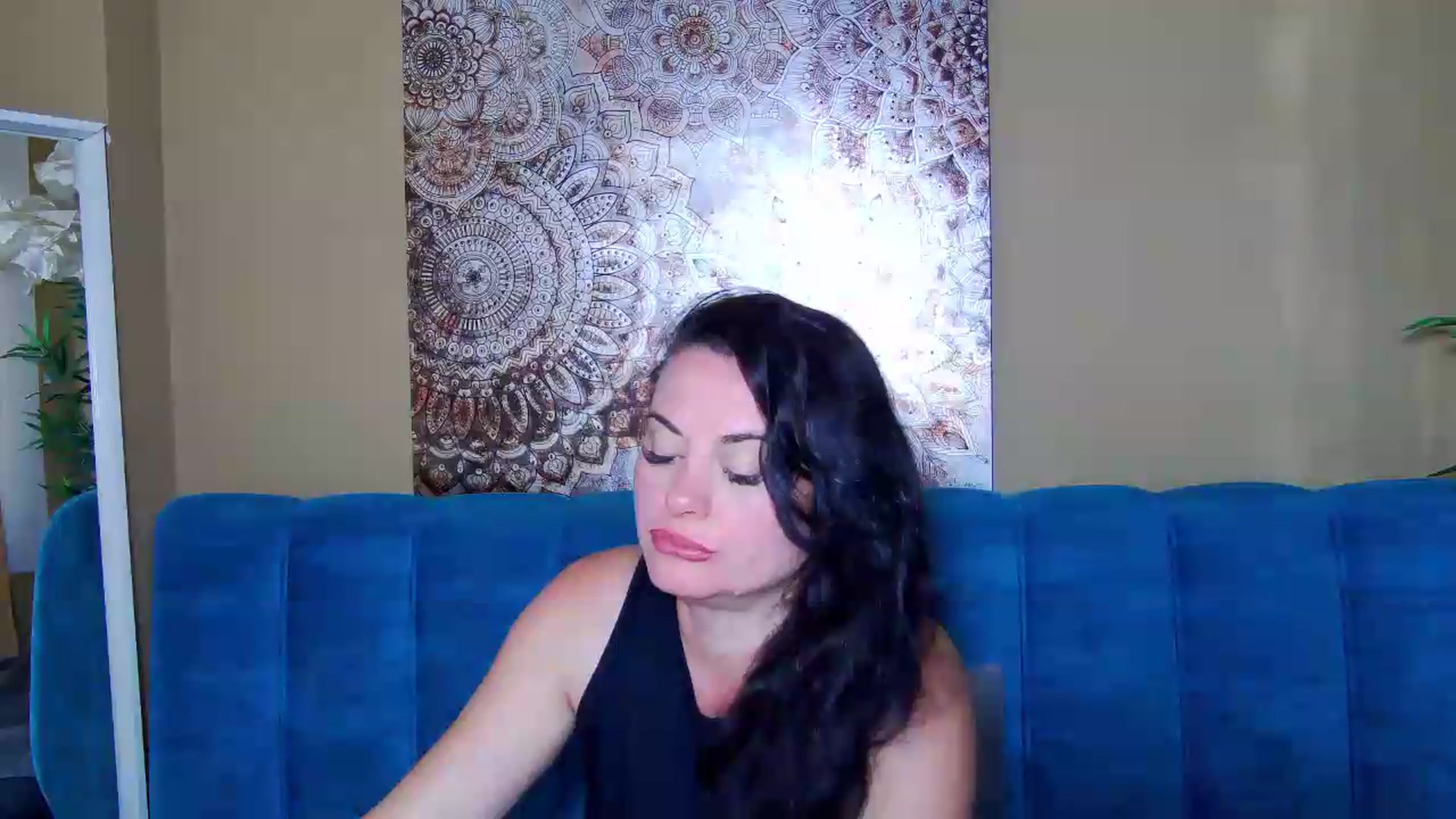 Gallery image thumbnail from ForeverChic's myfreecams stream on, 08/18/2026, 05:36 image 16 of 20