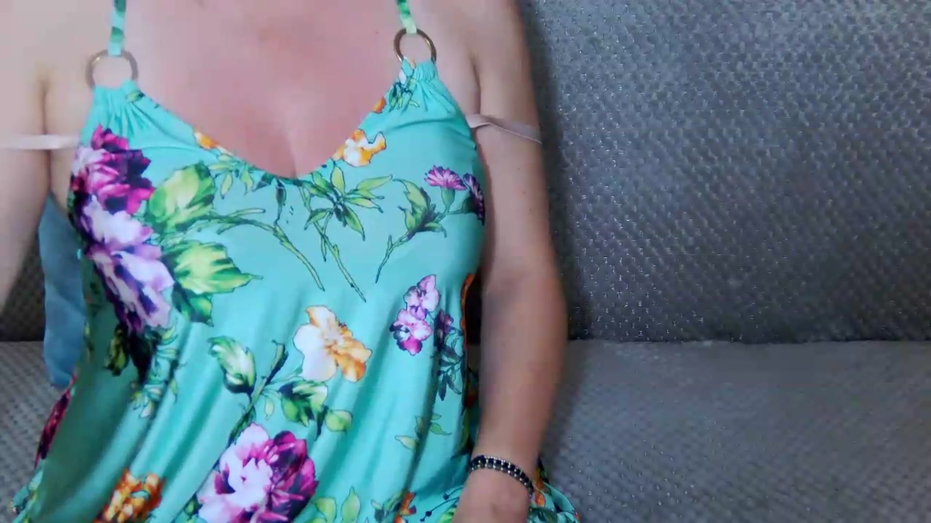 Gallery image thumbnail from ForeverChic's myfreecams stream on, 08/19/2026, 08:05 image 20 of 20