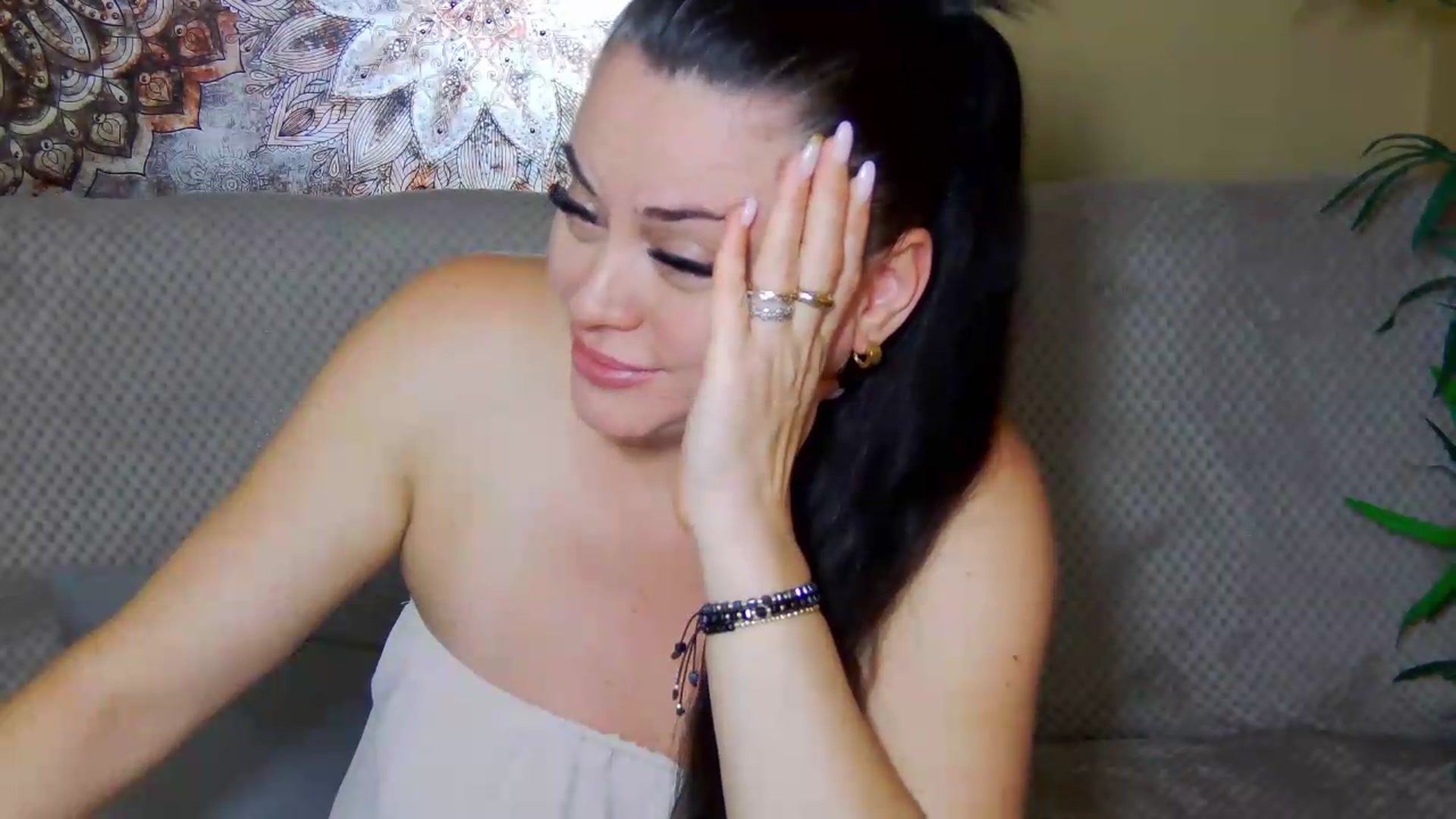 Gallery image thumbnail from ForeverChic's myfreecams stream on, 09/19/2026, 11:05 image 12 of 20