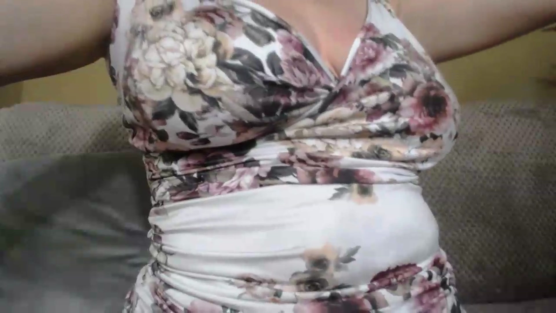 Gallery image thumbnail from ForeverChic's myfreecams stream on, 09/21/2026, 08:32 image 17 of 20