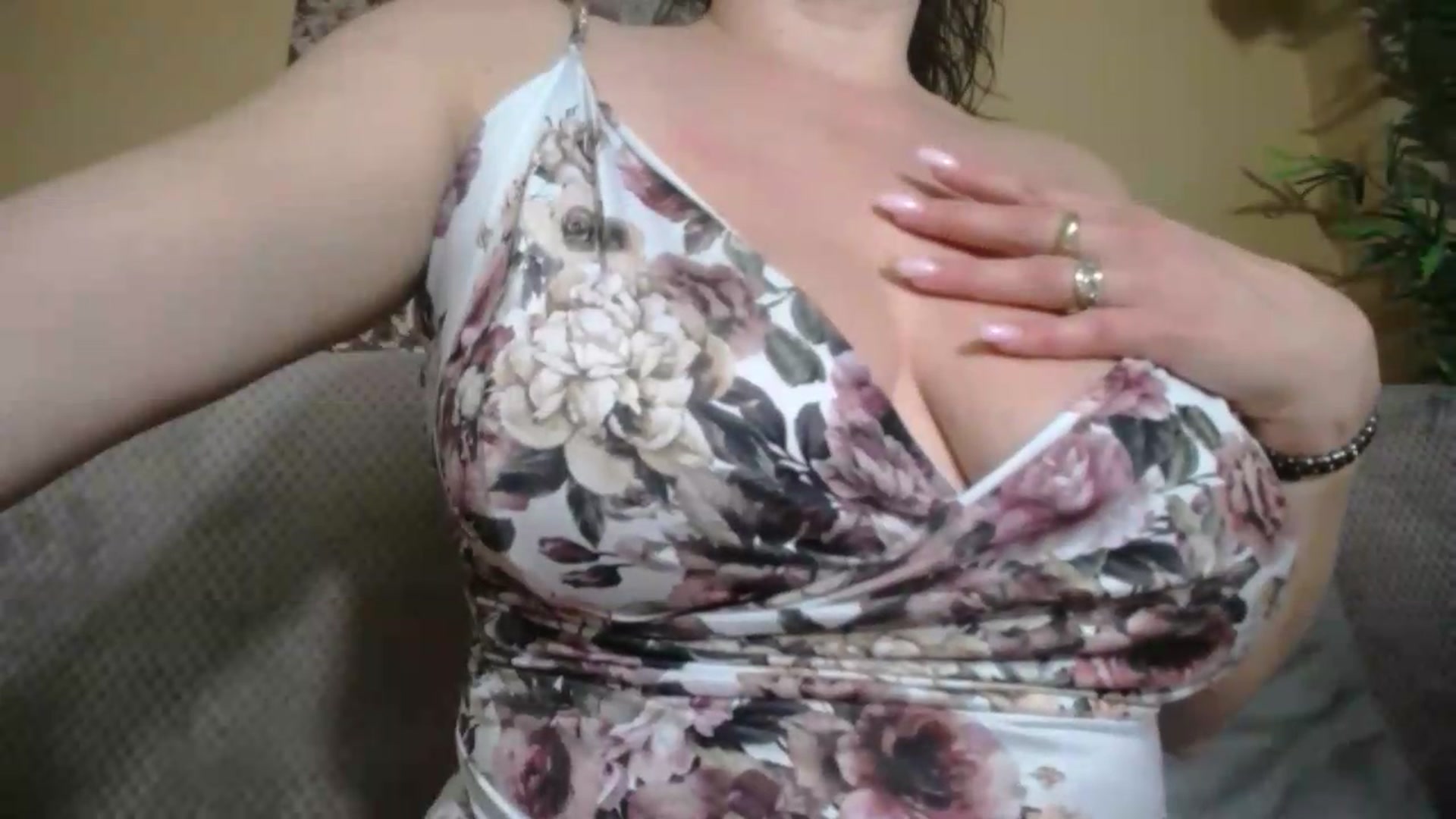 Gallery image thumbnail from ForeverChic's myfreecams stream on, 09/21/2026, 08:32 image 3 of 20