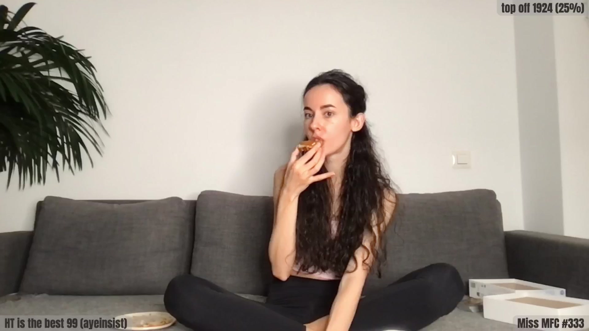 Gallery image thumbnail from ForeverCoffee's myfreecams stream on, 01/13/2025, 24:14 image 2 of 20