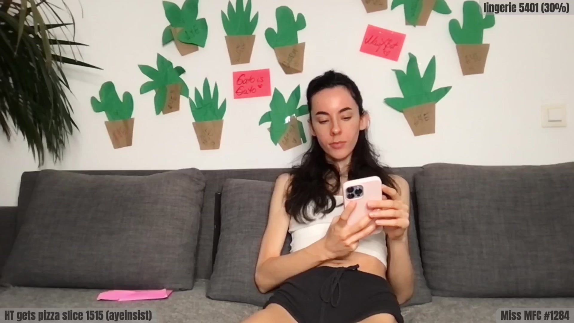 Gallery image thumbnail from ForeverCoffee's myfreecams stream on, 04/20/2025, 23:56 image 12 of 20