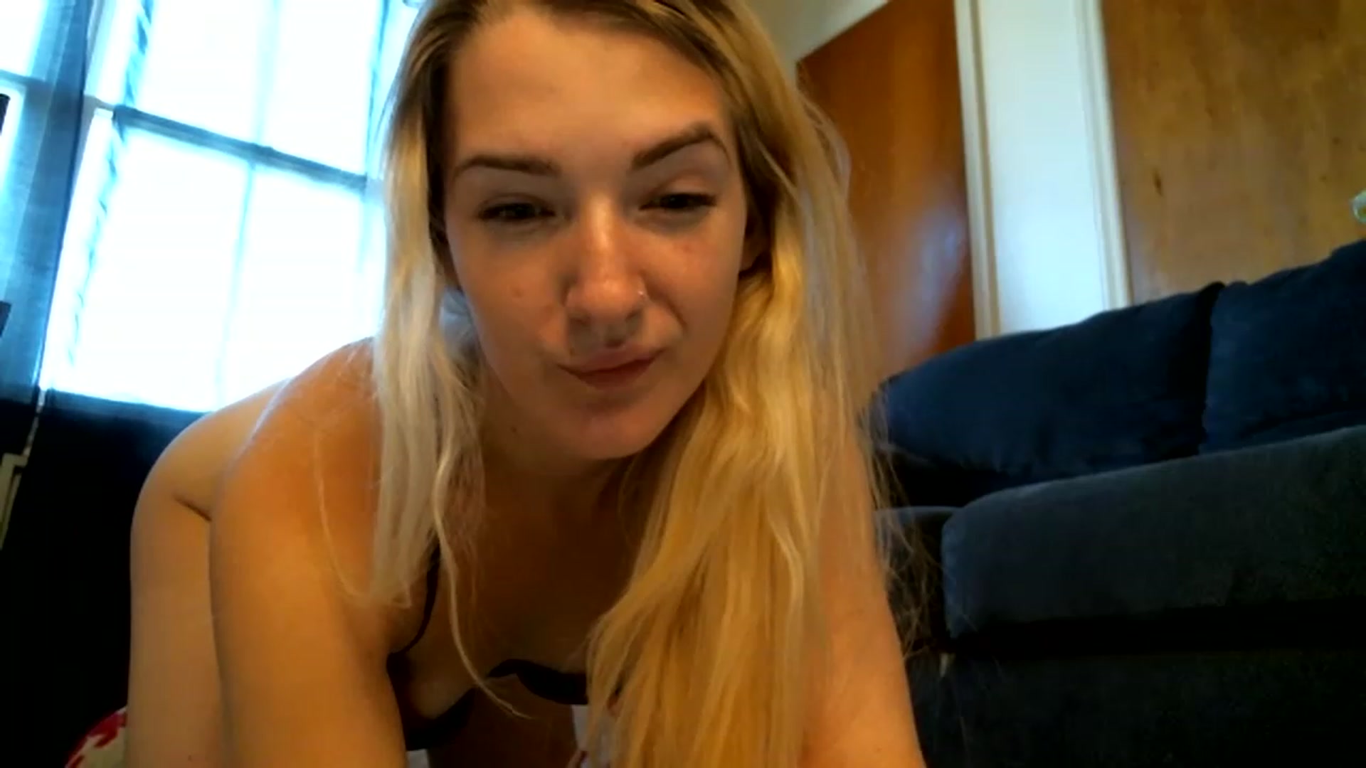 Gallery image thumbnail from ForeverLace's myfreecams stream on, 11/21/2022, 18:38 image 17 of 20