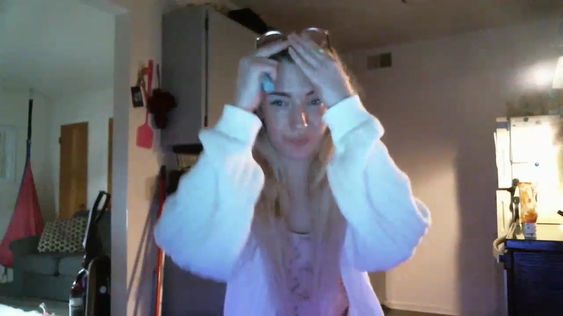 Gallery image thumbnail from ForeverLace's myfreecams stream on, 12/31/2022, 24:39 image 7 of 20
