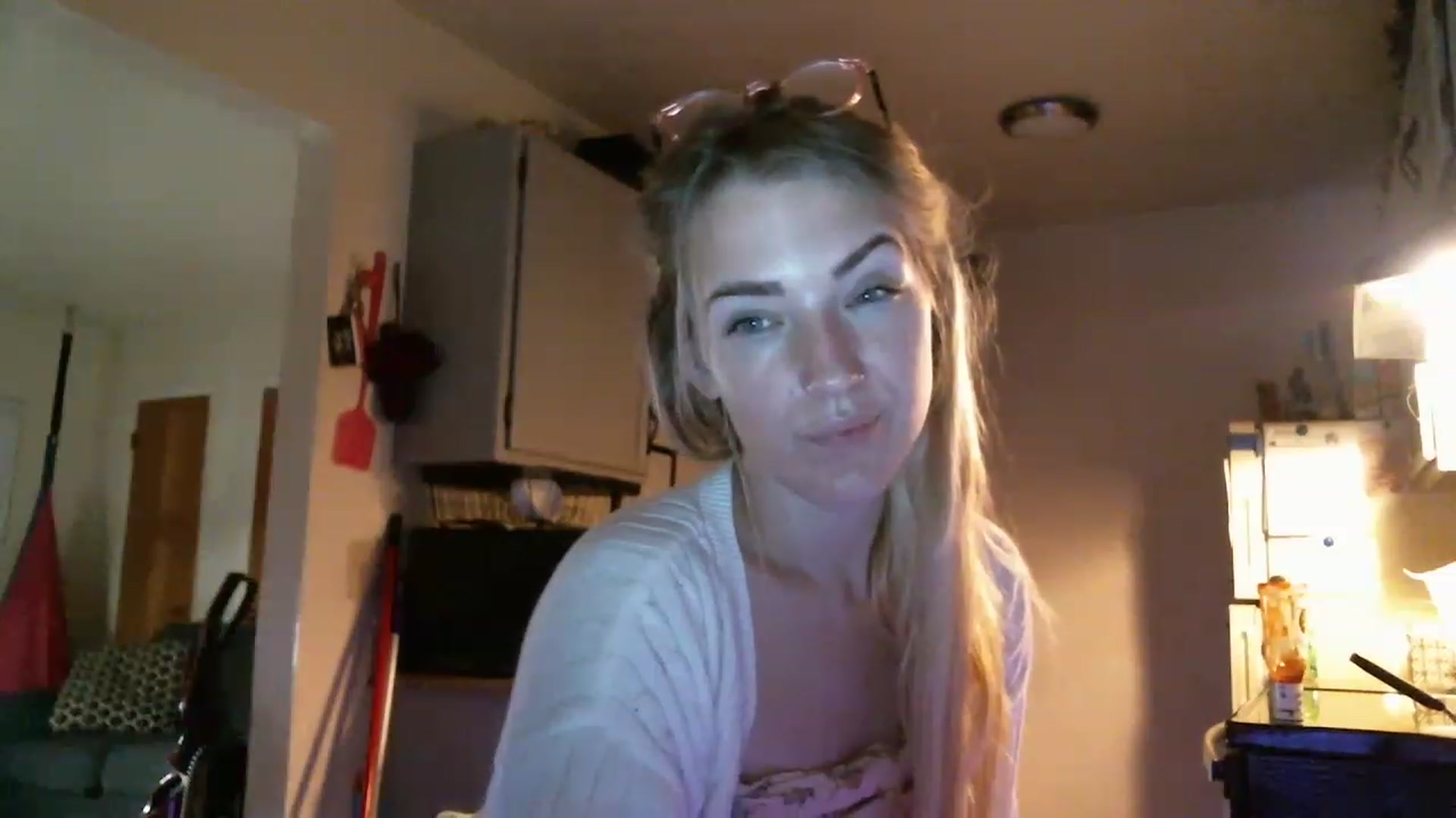 Gallery image thumbnail from ForeverLace's myfreecams stream on, 12/31/2022, 24:39 image 12 of 20