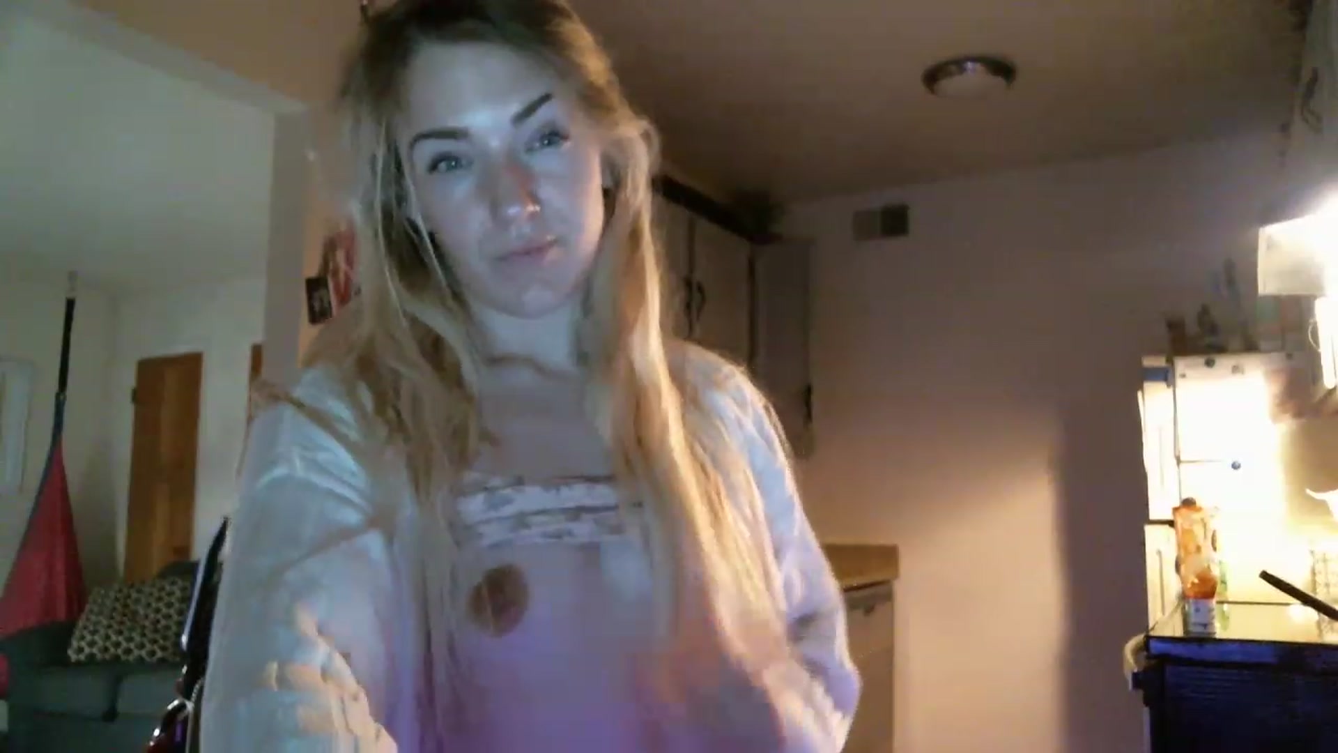 Gallery image thumbnail from ForeverLace's myfreecams stream on, 12/31/2022, 24:39 image 10 of 20