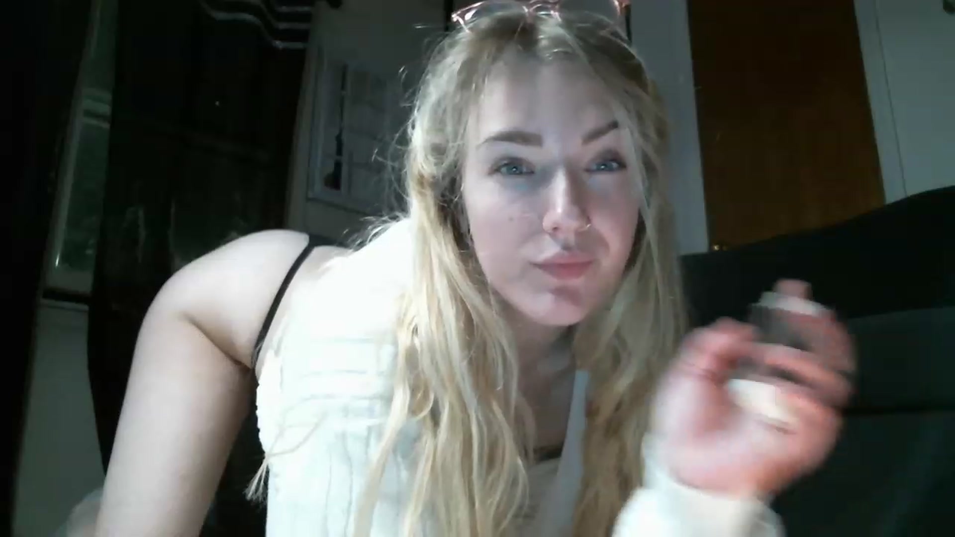 Gallery image thumbnail from ForeverLace's myfreecams stream on, 12/31/2022, 24:39 image 6 of 20