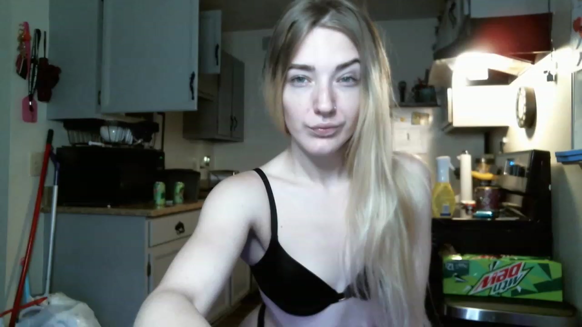 Gallery image thumbnail from ForeverLace's myfreecams stream on, 03/29/2023, 10:56 image 10 of 20