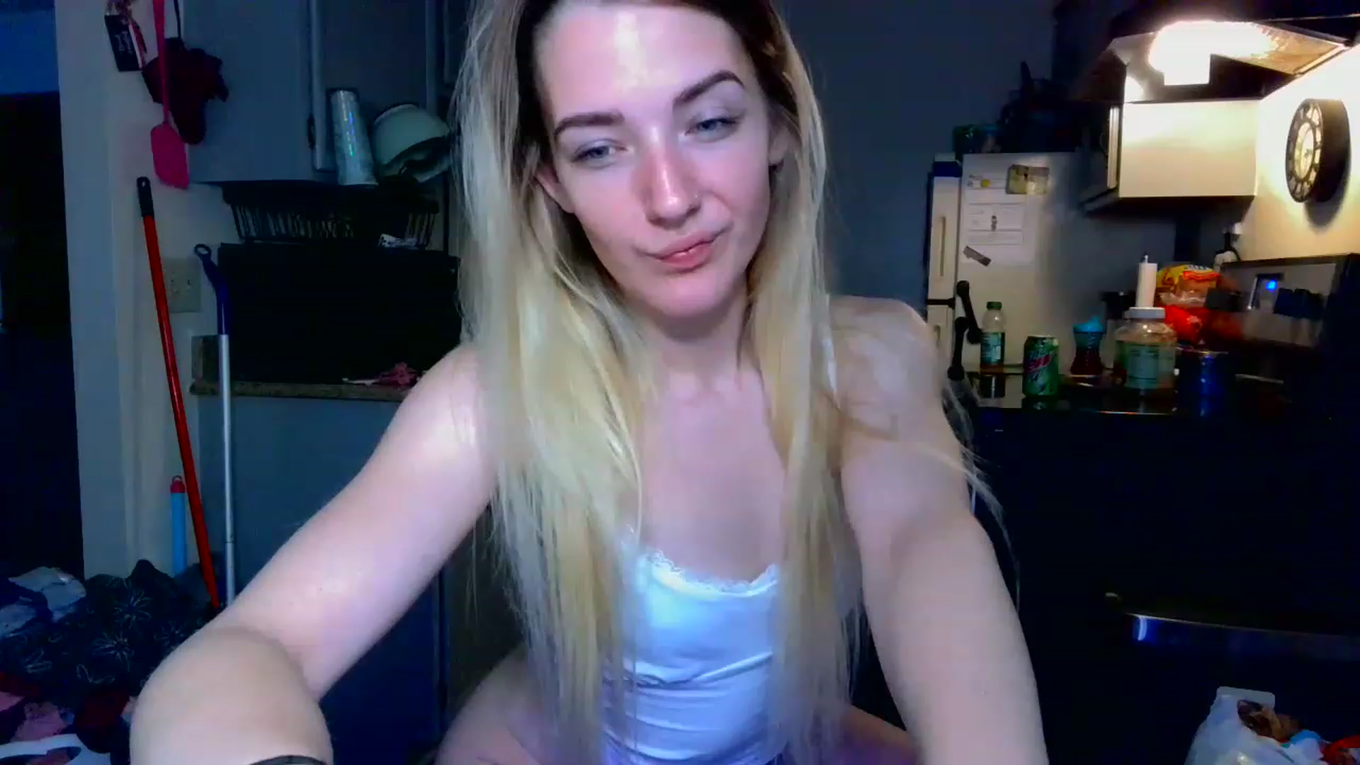 Gallery image thumbnail from ForeverLace's myfreecams stream on, 04/09/2023, 09:08 image 16 of 20