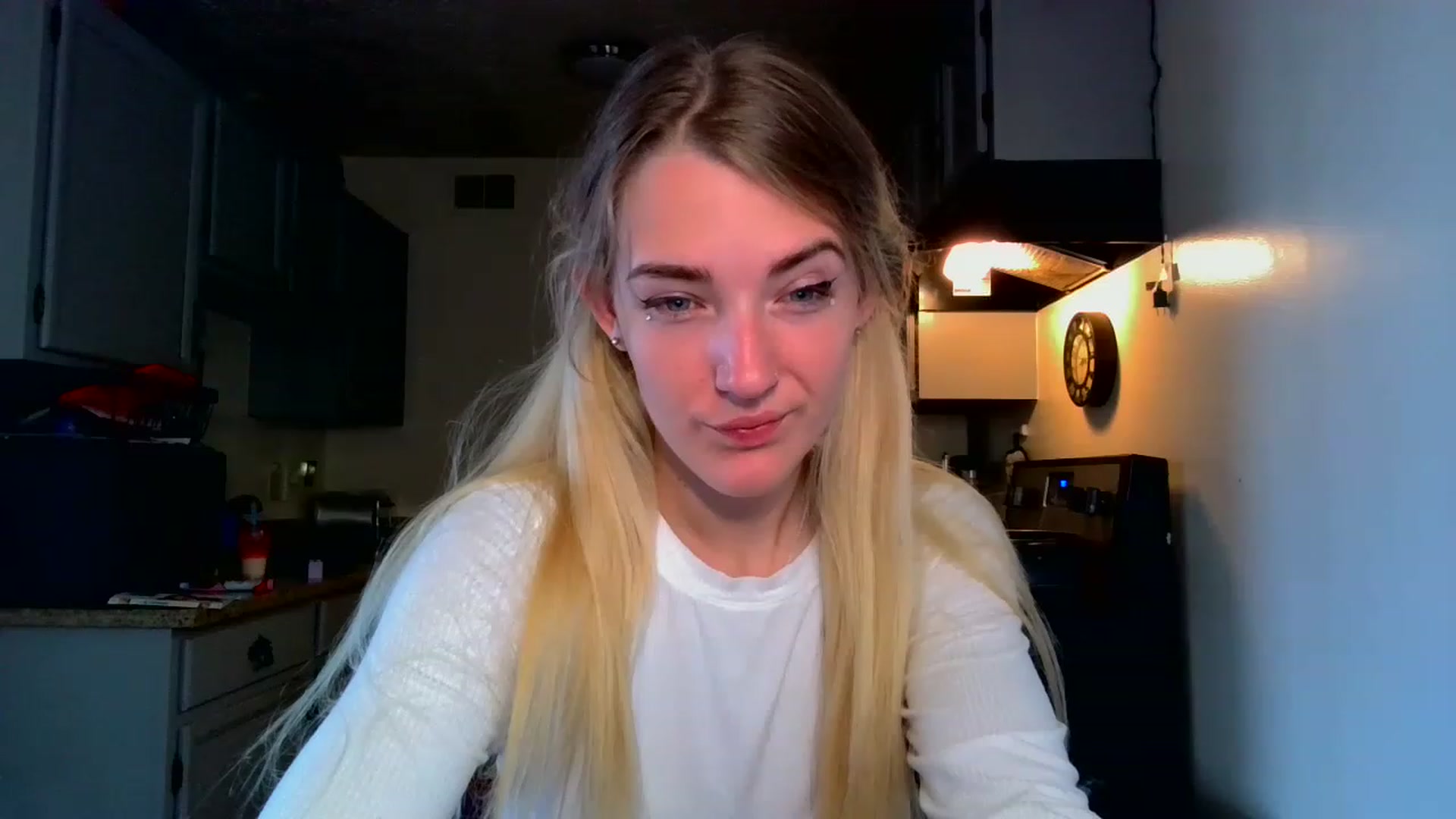 Gallery image thumbnail from ForeverLace's myfreecams stream on, 04/17/2023, 16:02 image 8 of 20