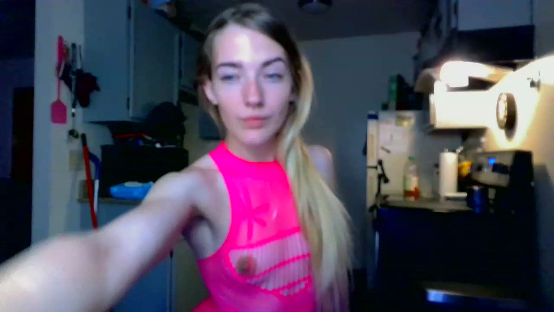 Gallery image thumbnail from ForeverLace's myfreecams stream on, 04/19/2023, 10:08 image 4 of 20