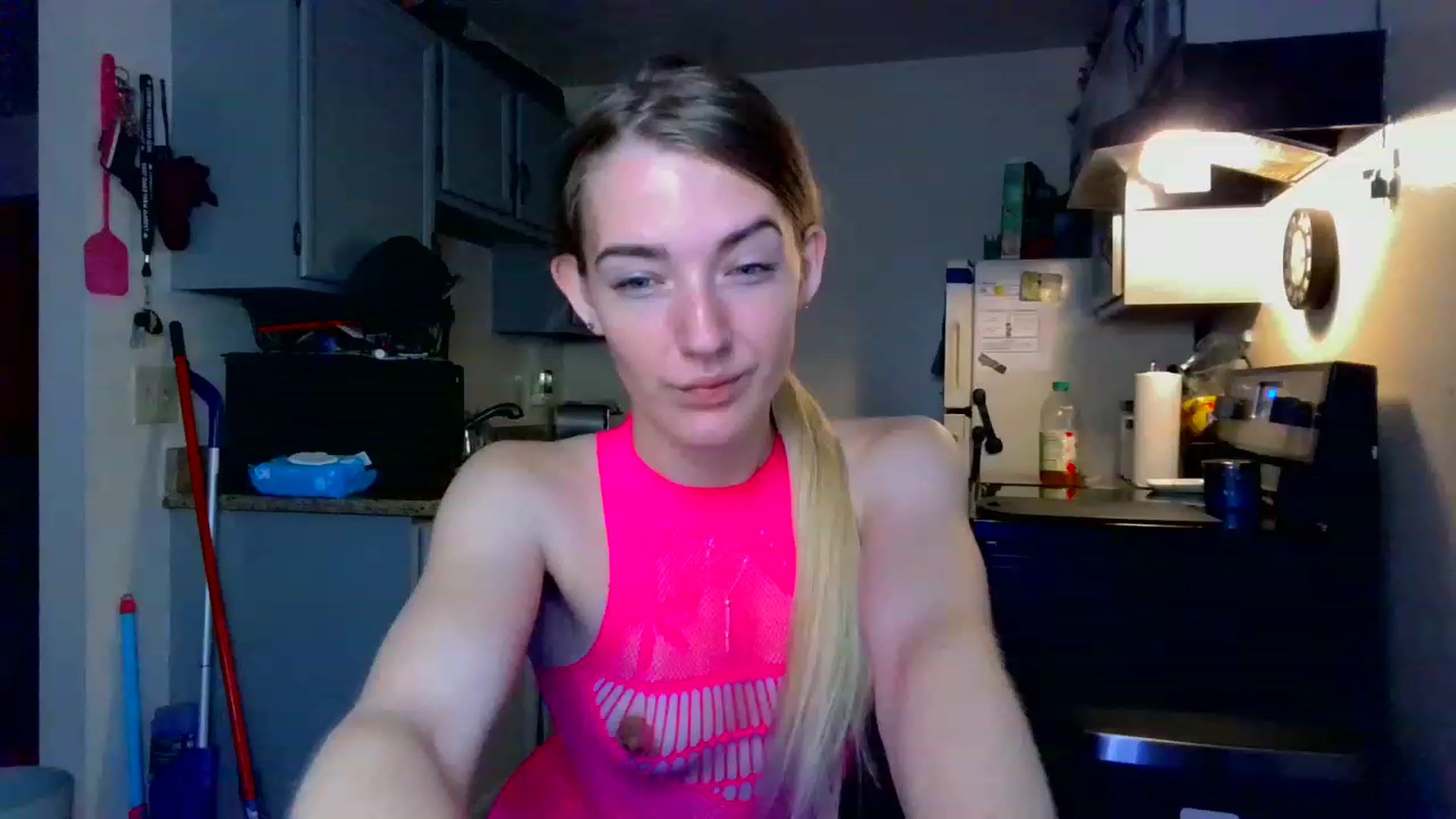 Gallery image thumbnail from ForeverLace's myfreecams stream on, 04/19/2023, 10:08 image 15 of 20