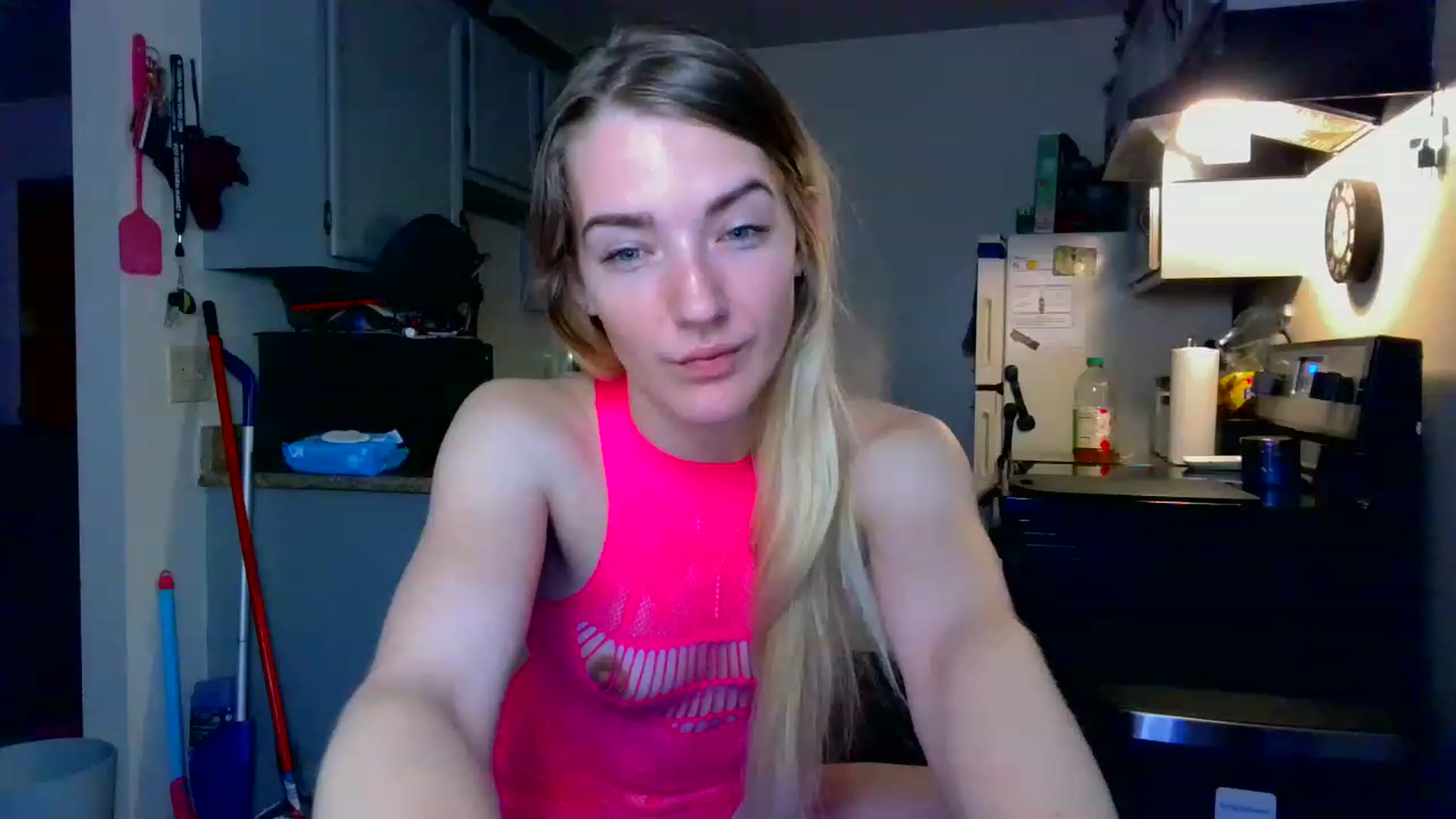 Gallery image thumbnail from ForeverLace's myfreecams stream on, 04/19/2023, 10:08 image 9 of 20