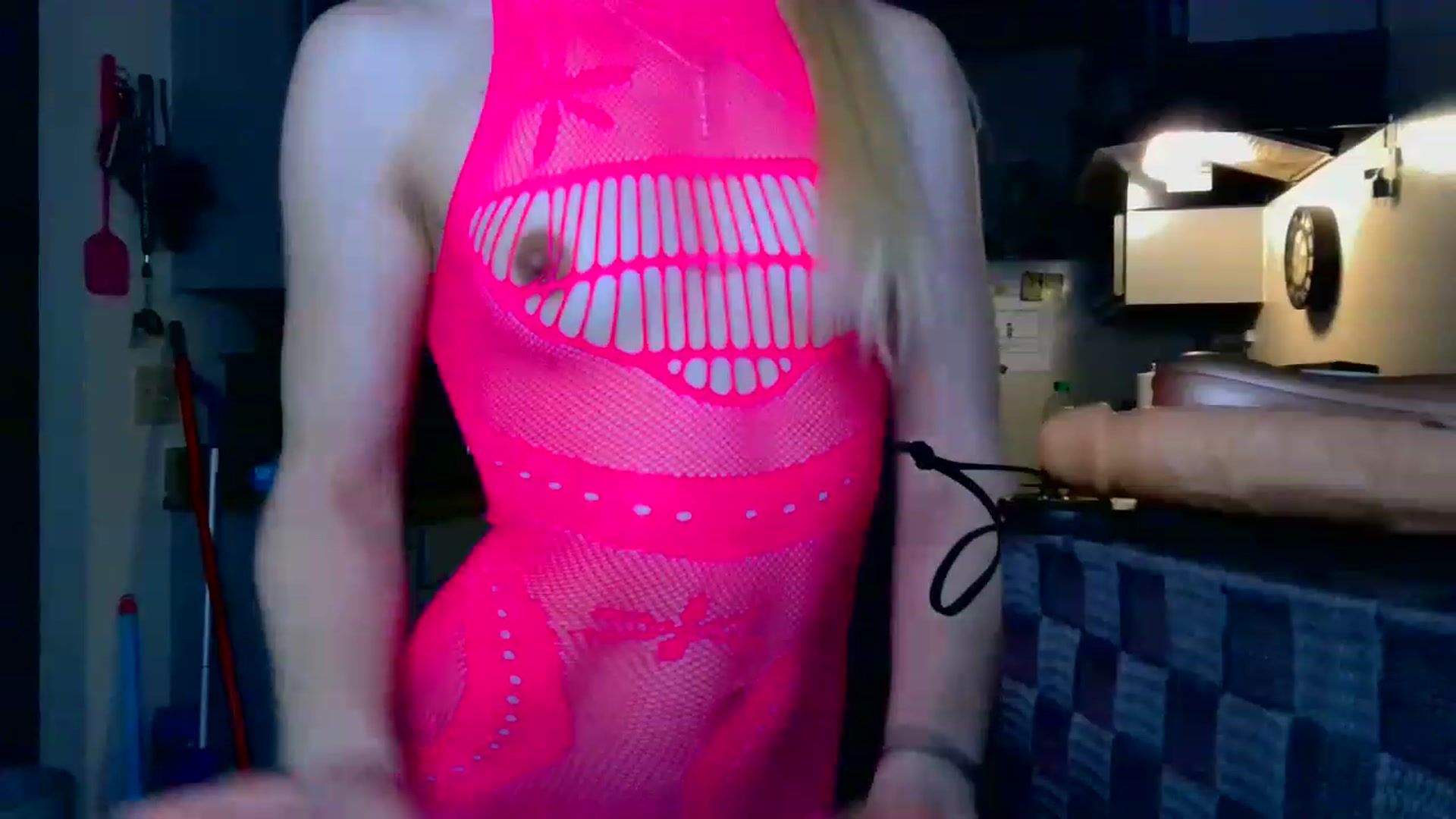Gallery image thumbnail from ForeverLace's myfreecams stream on, 04/19/2023, 10:08 image 20 of 20