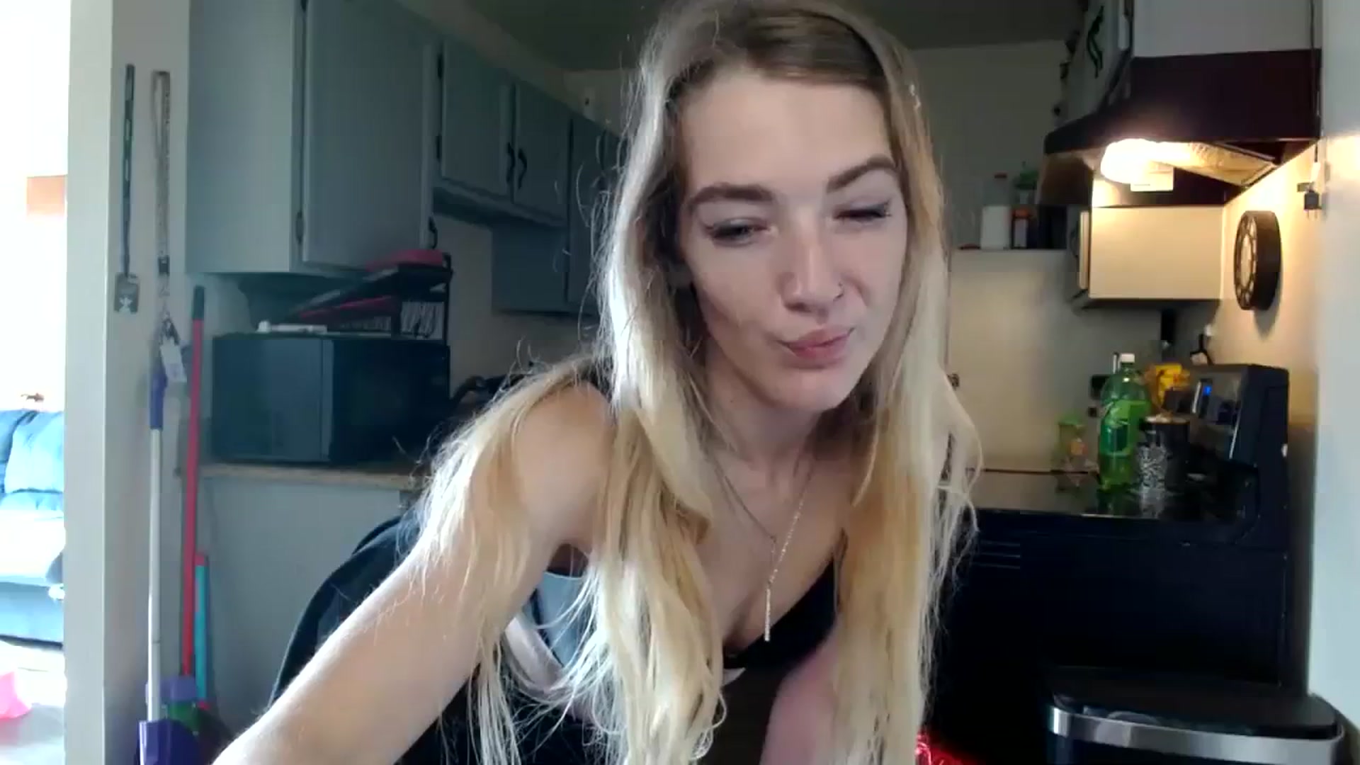 Gallery image thumbnail from ForeverLace's myfreecams stream on, 08/14/2023, 13:50 image 10 of 20