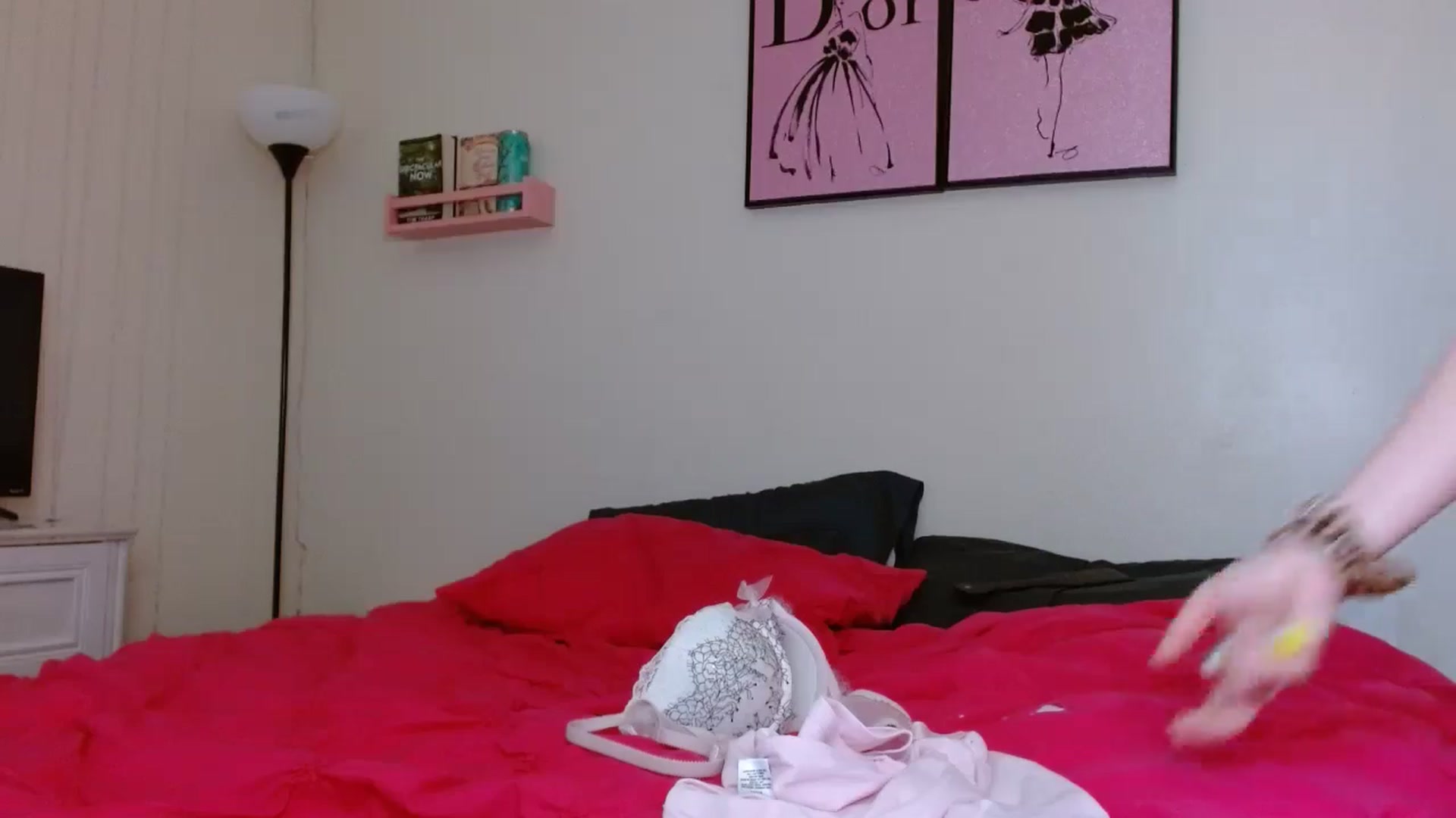 Gallery image thumbnail from ForeverLace's myfreecams stream on, 04/16/2026, 16:27 image 17 of 20