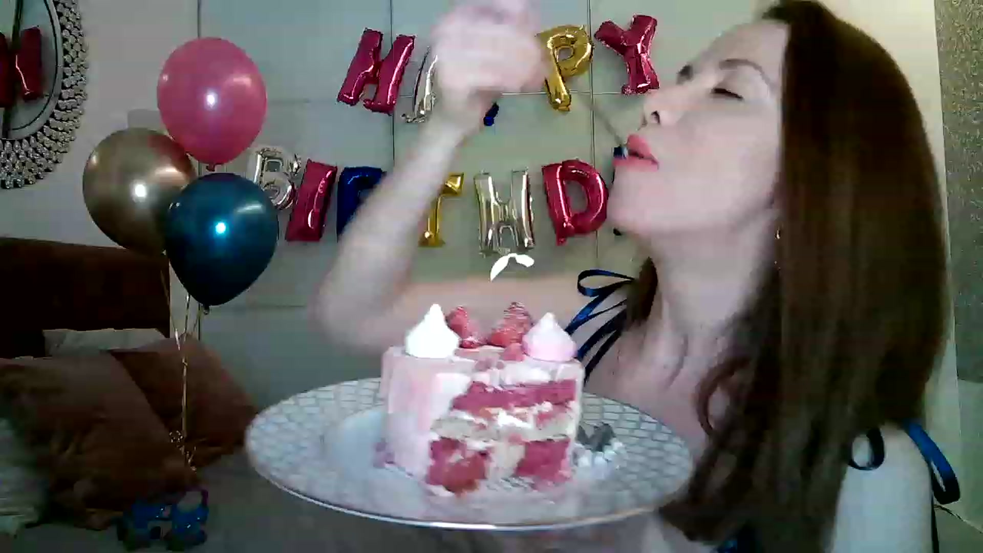 Gallery image thumbnail from Forever_Mila's myfreecams stream on, 07/07/2023, 24:05 image 14 of 20