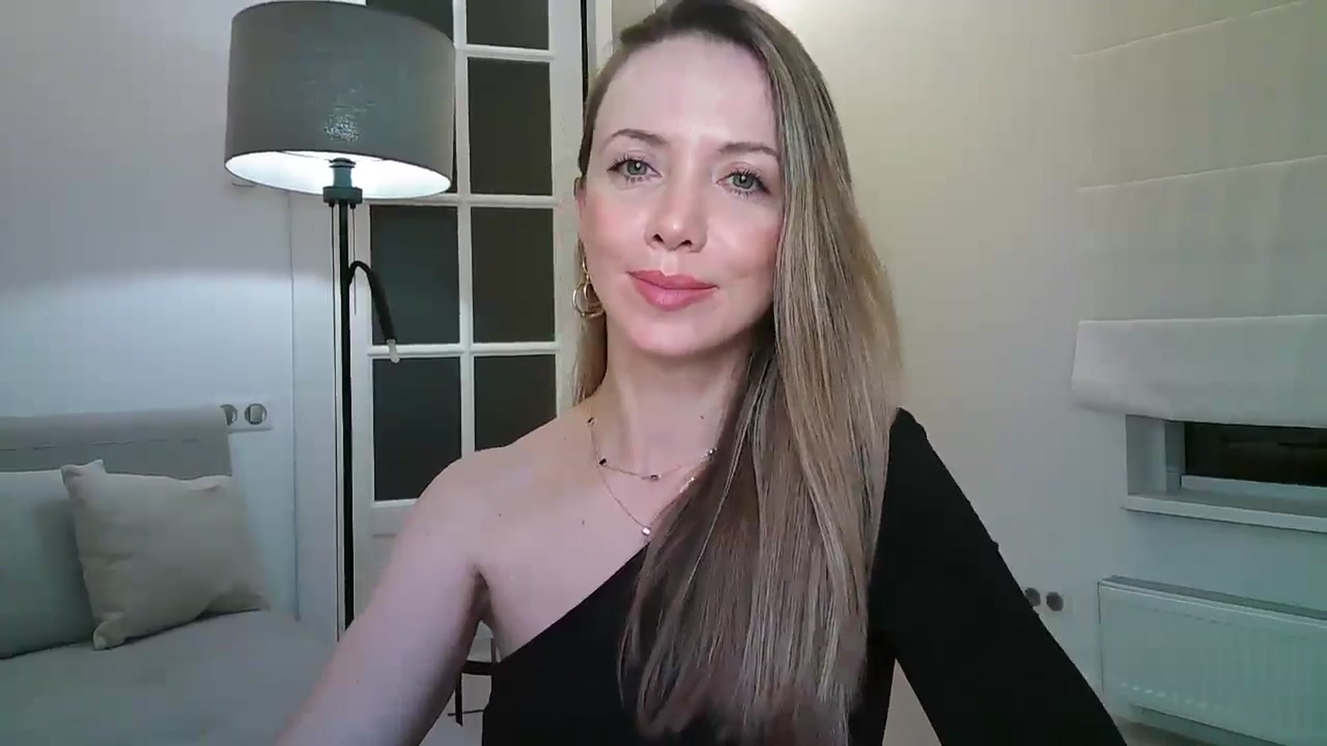 Gallery image thumbnail from Forever_Mila's myfreecams stream on, 09/24/2024, 01:07 image 16 of 20