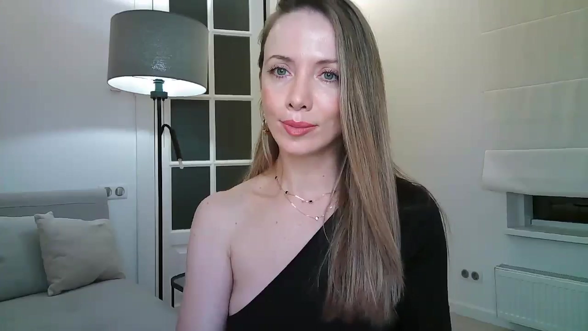 Gallery image thumbnail from Forever_Mila's myfreecams stream on, 09/24/2024, 01:07 image 6 of 20