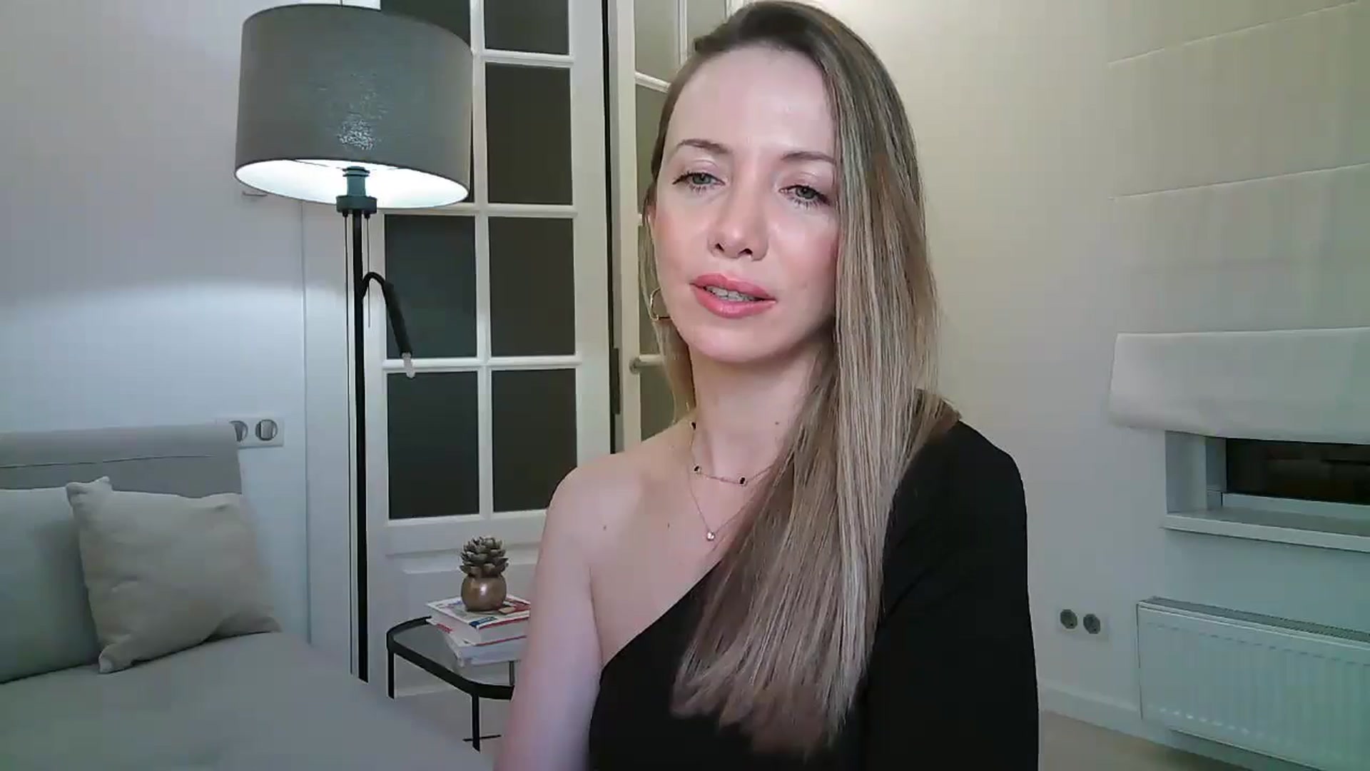 Gallery image thumbnail from Forever_Mila's myfreecams stream on, 09/24/2024, 01:07 image 15 of 20