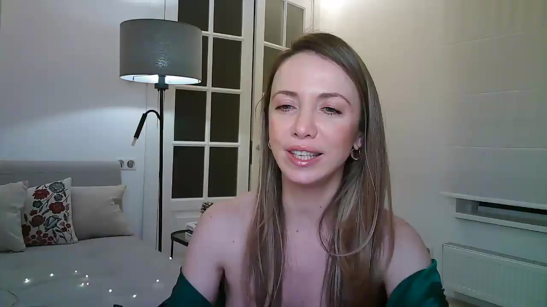 Gallery image thumbnail from Forever_Mila's myfreecams stream on, 12/02/2024, 02:47 image 17 of 20