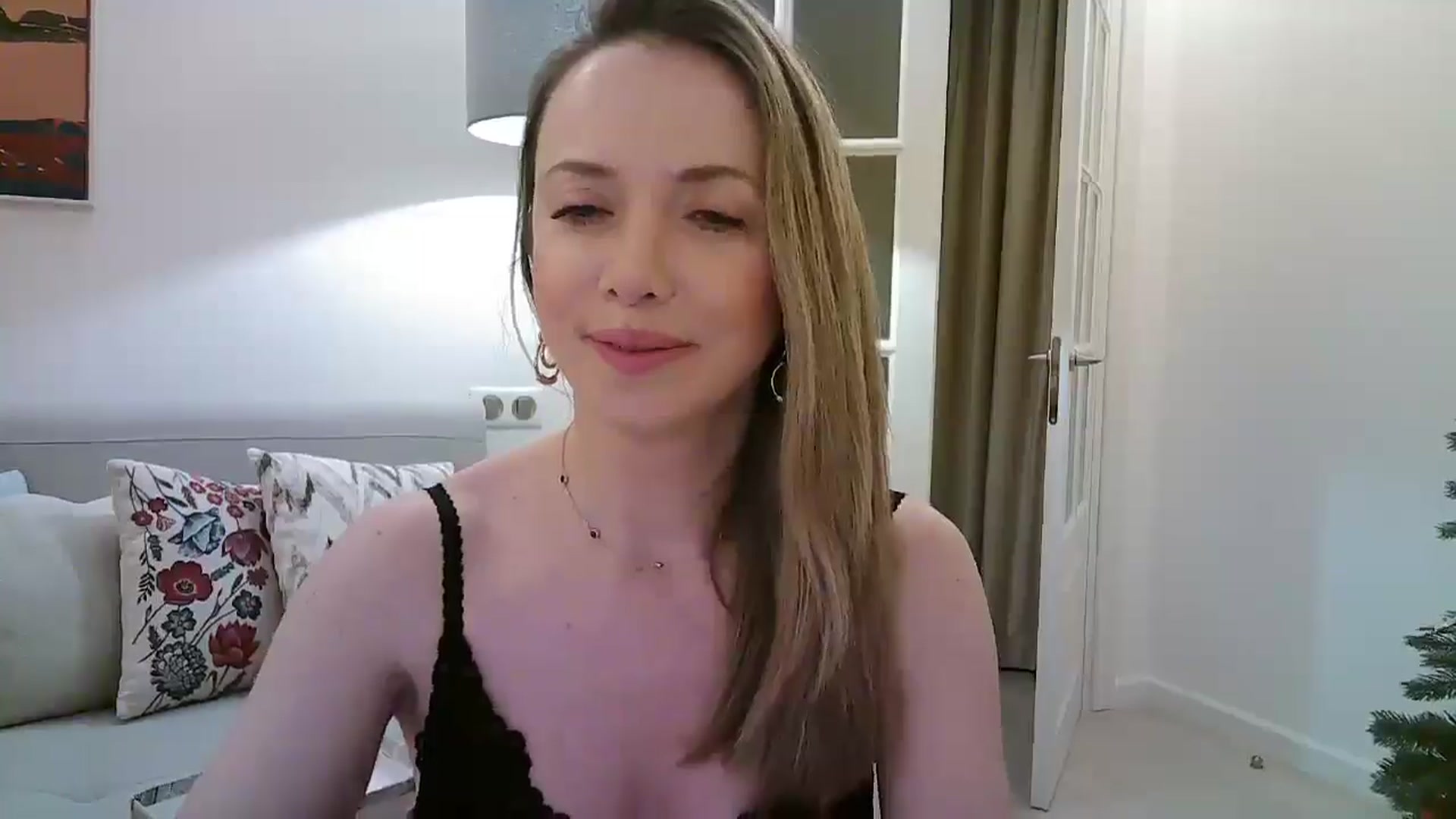 Gallery image thumbnail from Forever_Mila's myfreecams stream on, 12/21/2025, 03:20 image 8 of 20