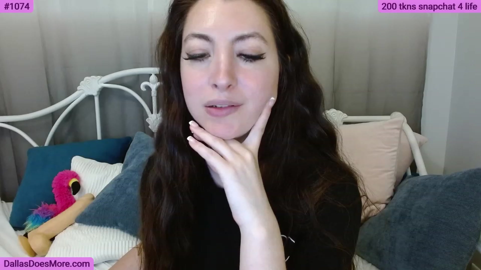 Gallery image thumbnail from FortWorthOhMy's myfreecams stream on, 06/06/2023, 18:23 image 18 of 20