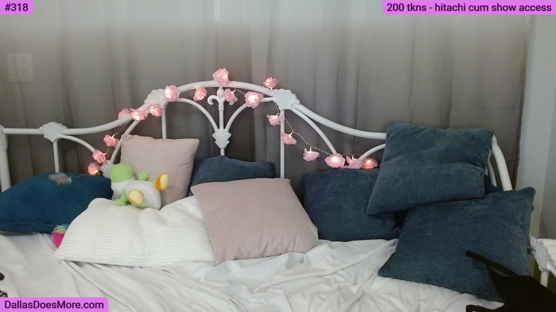 Gallery image thumbnail from FortWorthOhMy's myfreecams stream on, 06/11/2023, 20:18 image 15 of 20