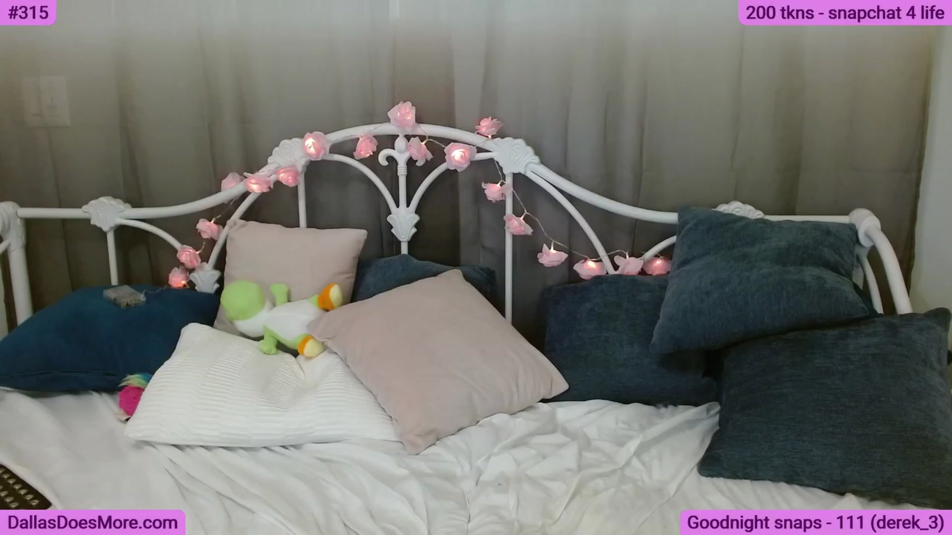 Gallery image thumbnail from FortWorthOhMy's myfreecams stream on, 06/12/2023, 03:15 image 8 of 20