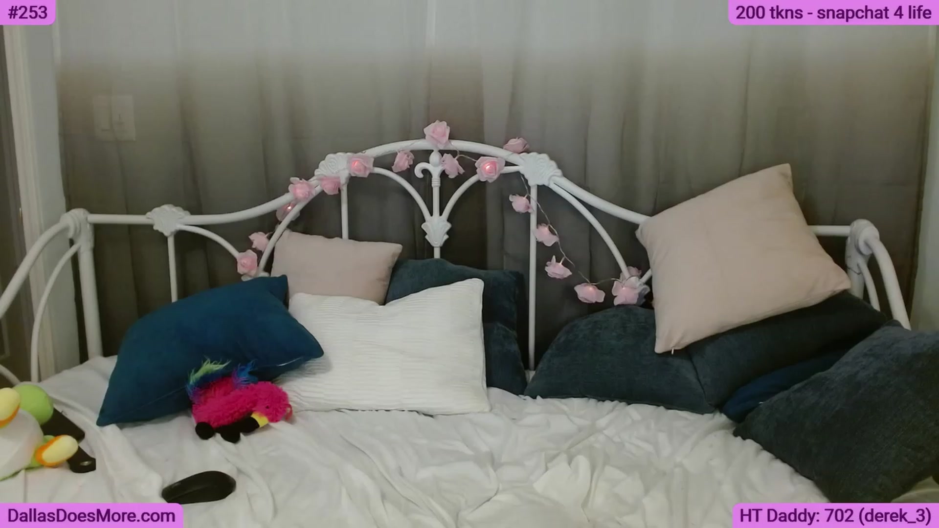 Gallery image thumbnail from FortWorthOhMy's myfreecams stream on, 06/20/2023, 03:14 image 10 of 20