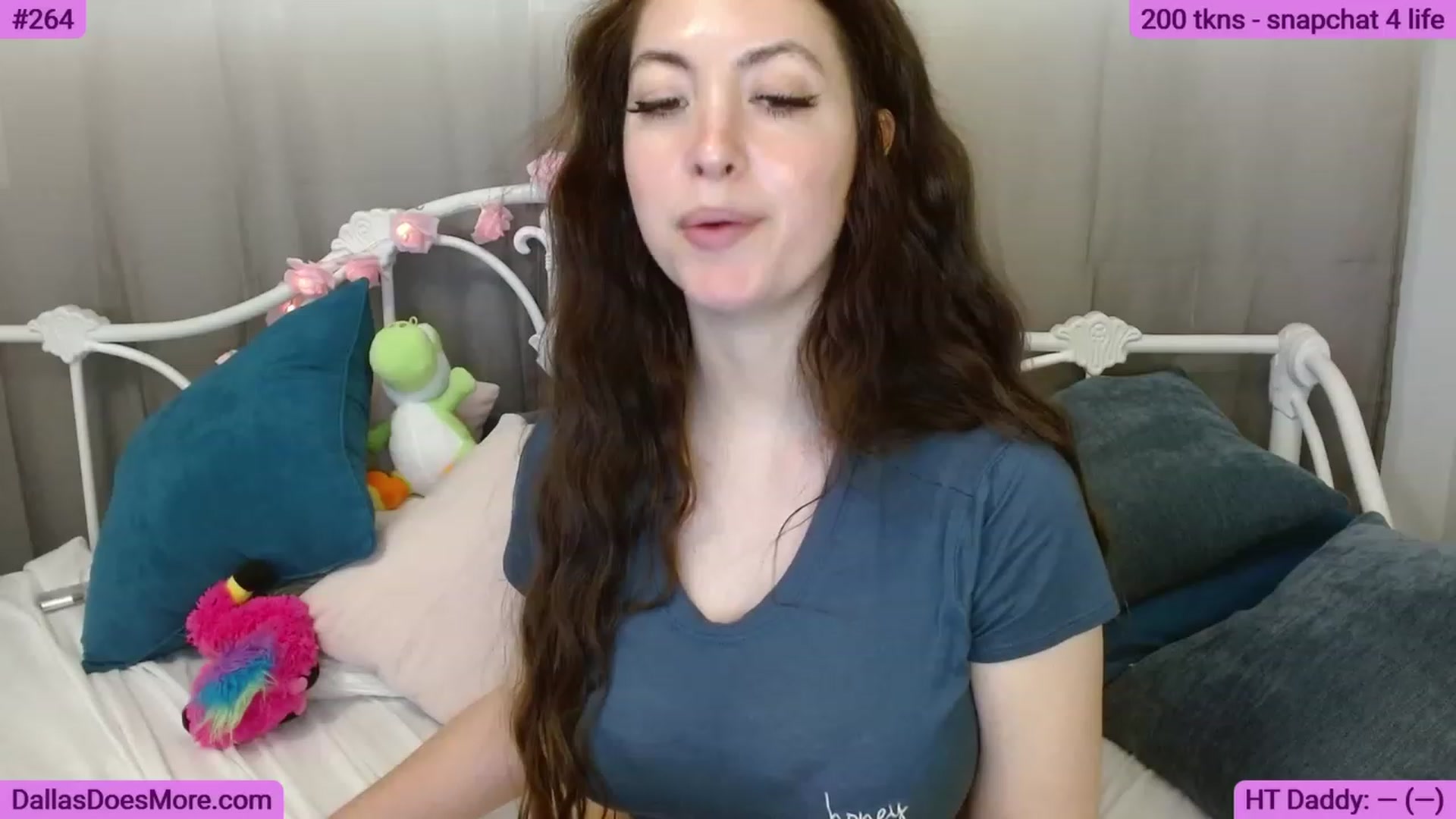 Gallery image thumbnail from FortWorthOhMy's myfreecams stream on, 06/20/2023, 19:35 image 3 of 20