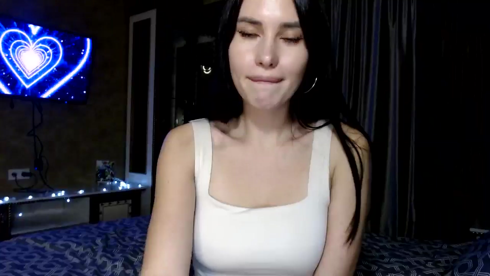Gallery image thumbnail from Fortunately's myfreecams stream on, 12/11/2024, 19:14 image 20 of 20