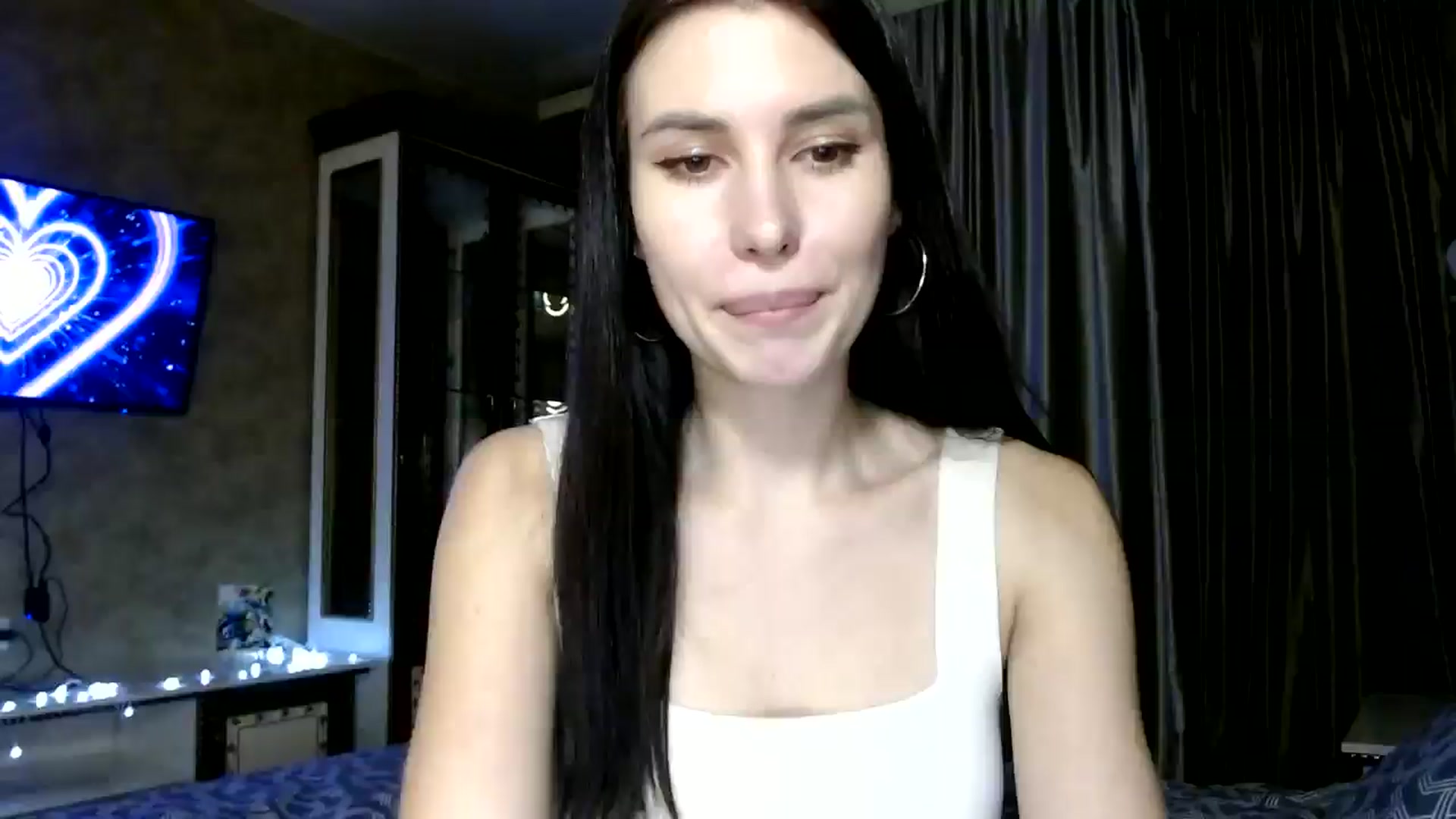 Gallery image thumbnail from Fortunately's myfreecams stream on, 12/11/2024, 20:11 image 19 of 20